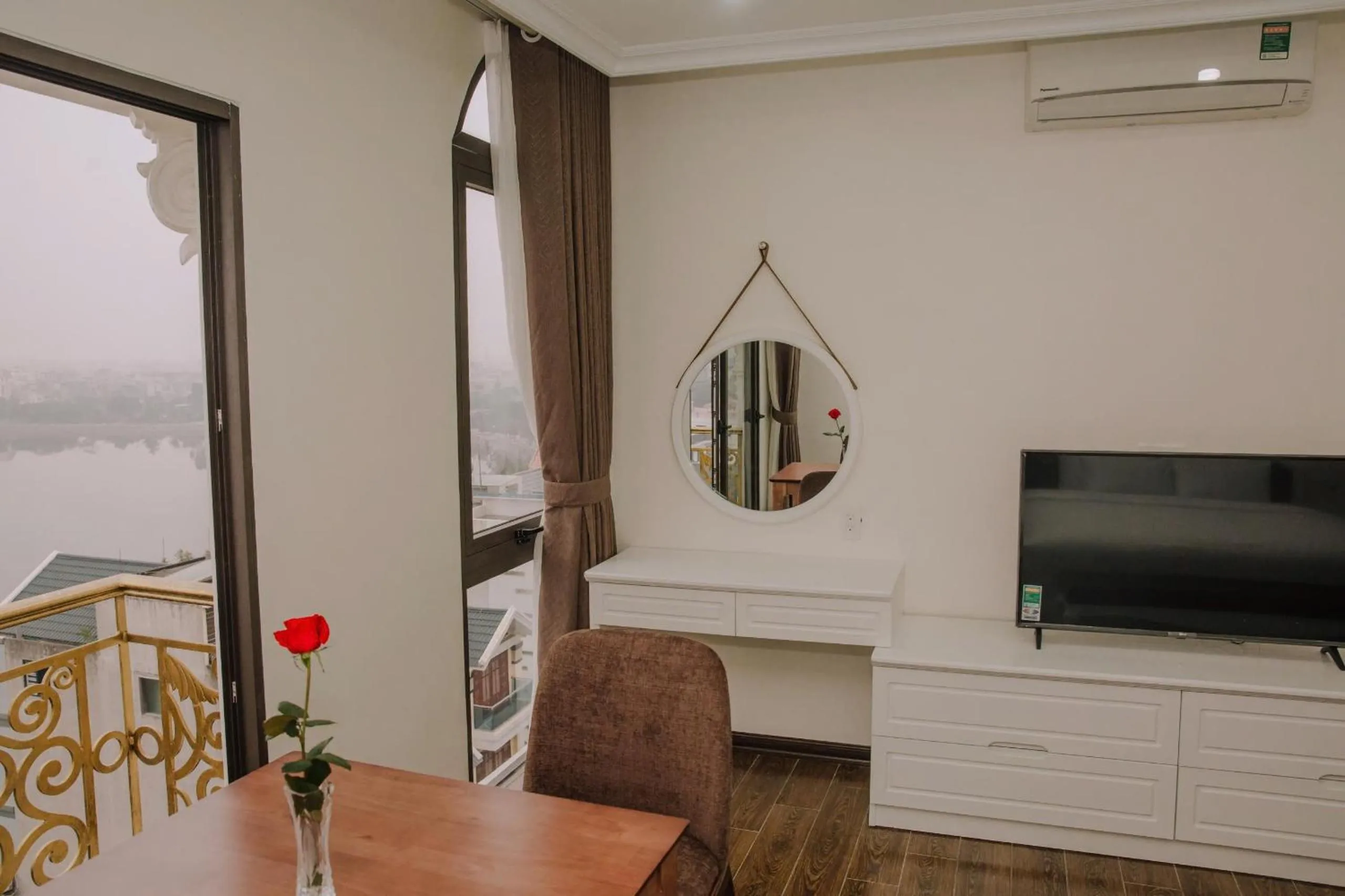 Photo of the whole room in Queenie Hotel