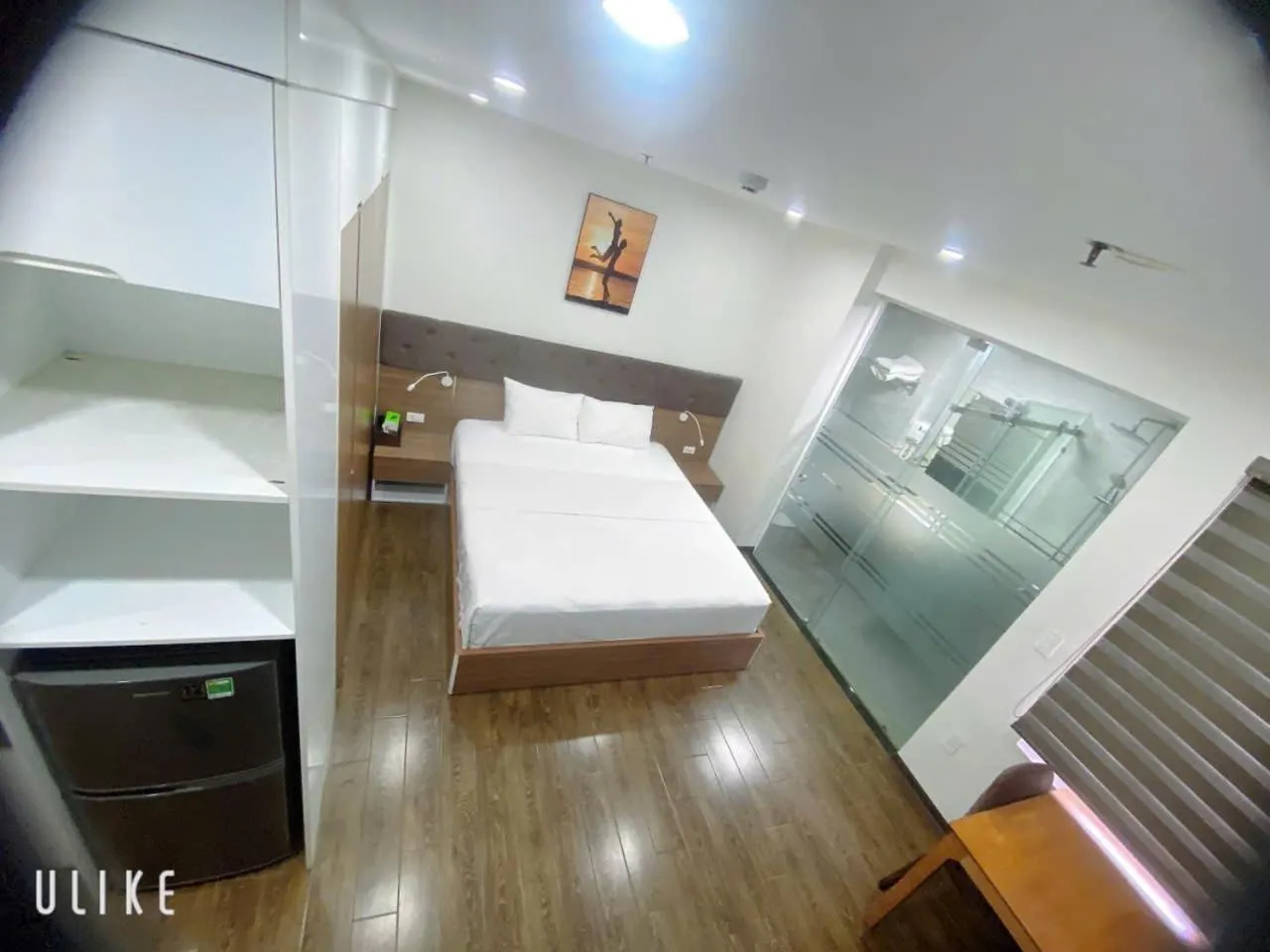 Photo of the whole room in Queenie Hotel