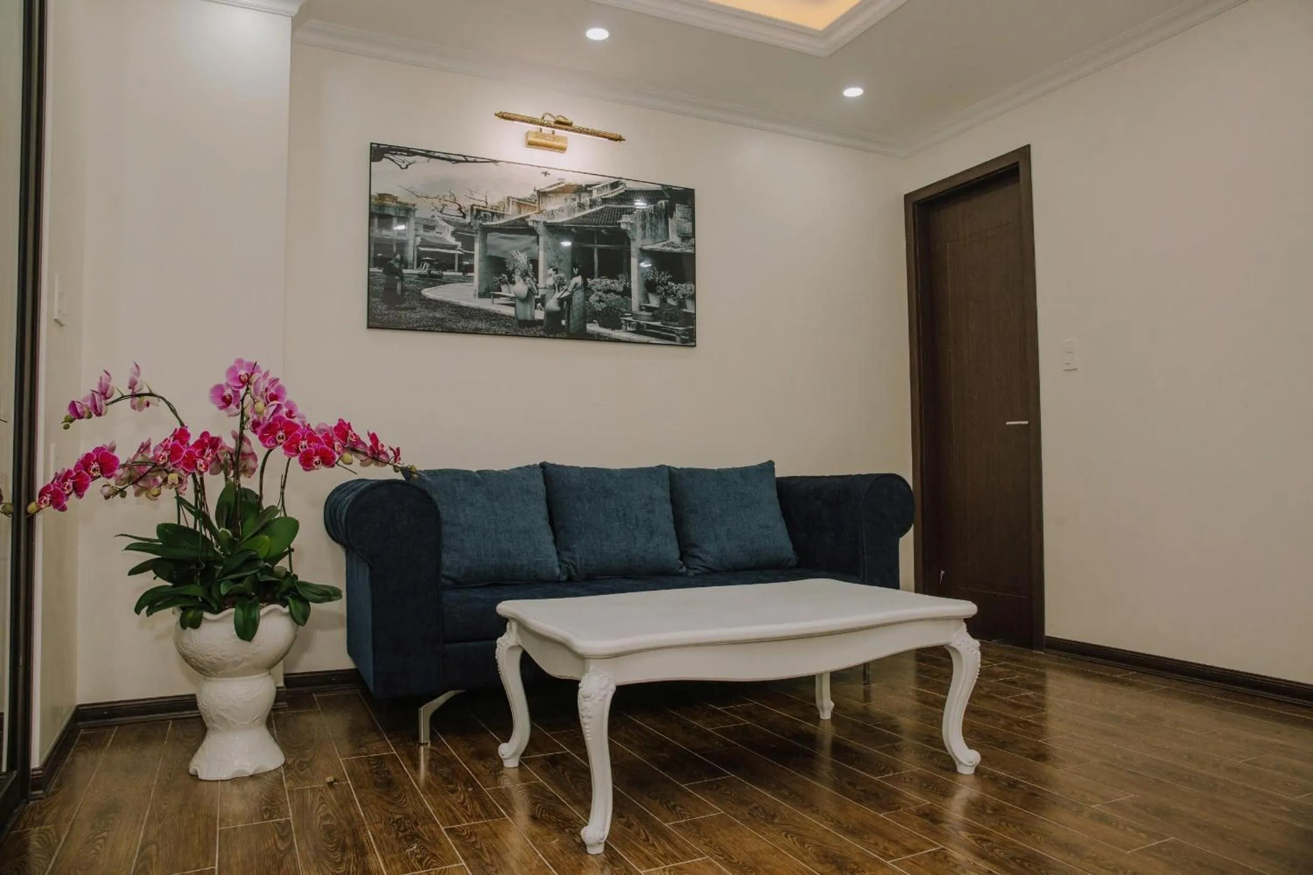 Photo of the whole room in Queenie Hotel