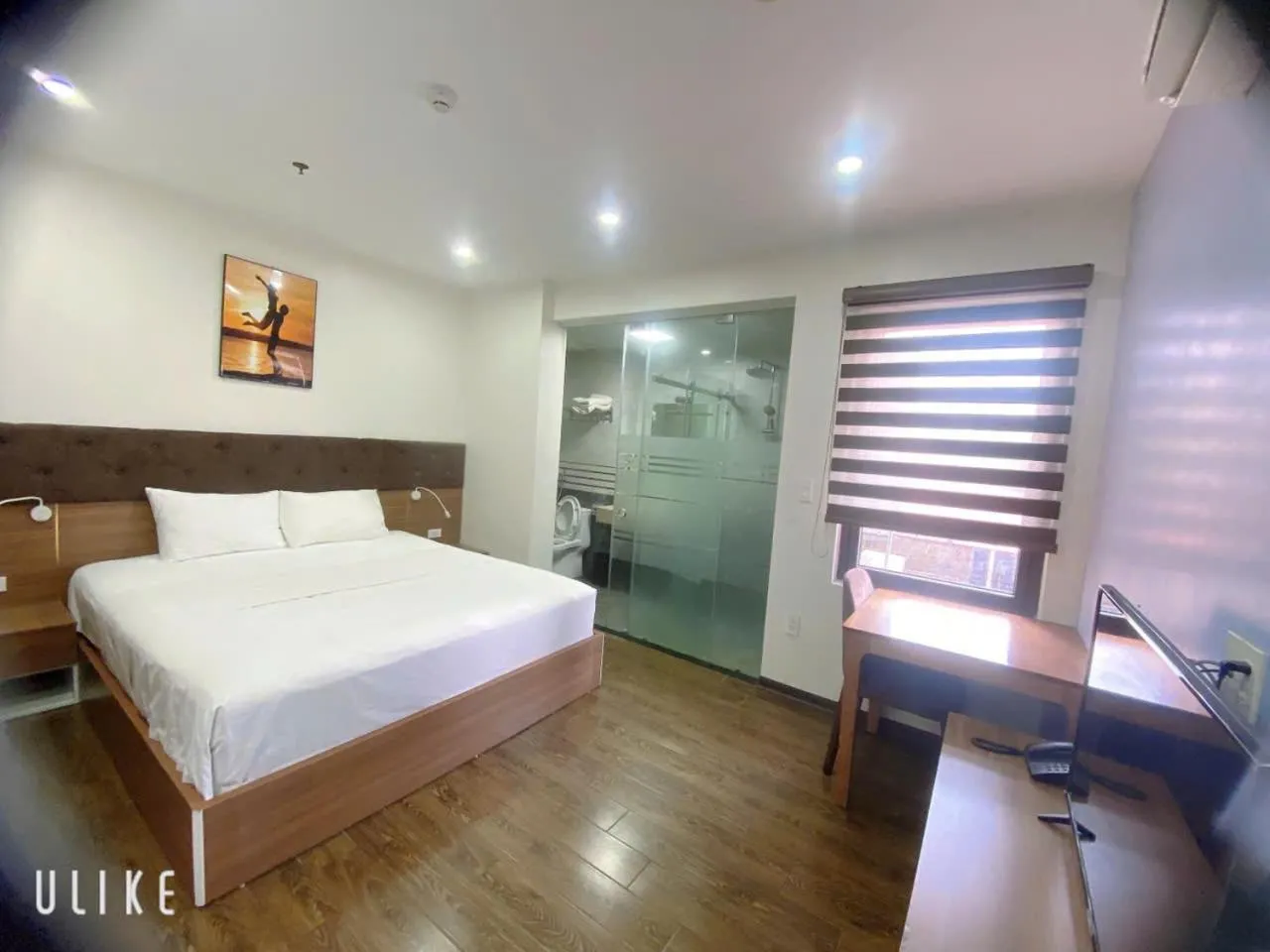 Photo of the whole room in Queenie Hotel