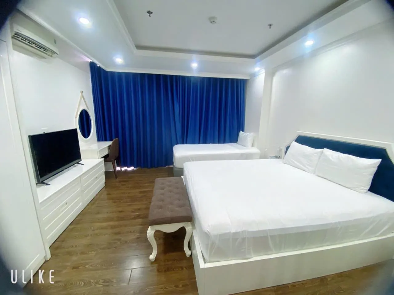 Photo of the whole room in Queenie Hotel