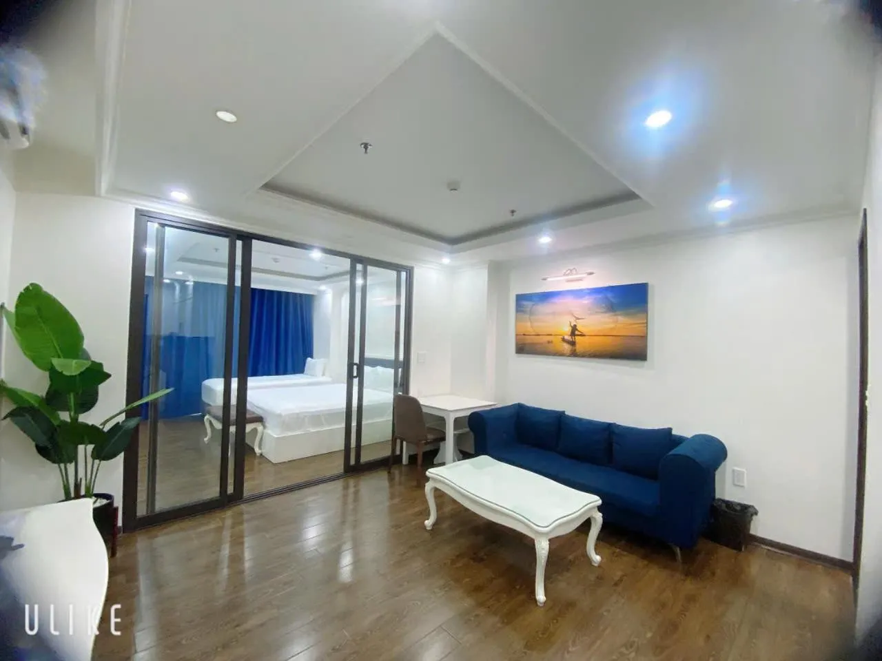 Photo of the whole room in Queenie Hotel