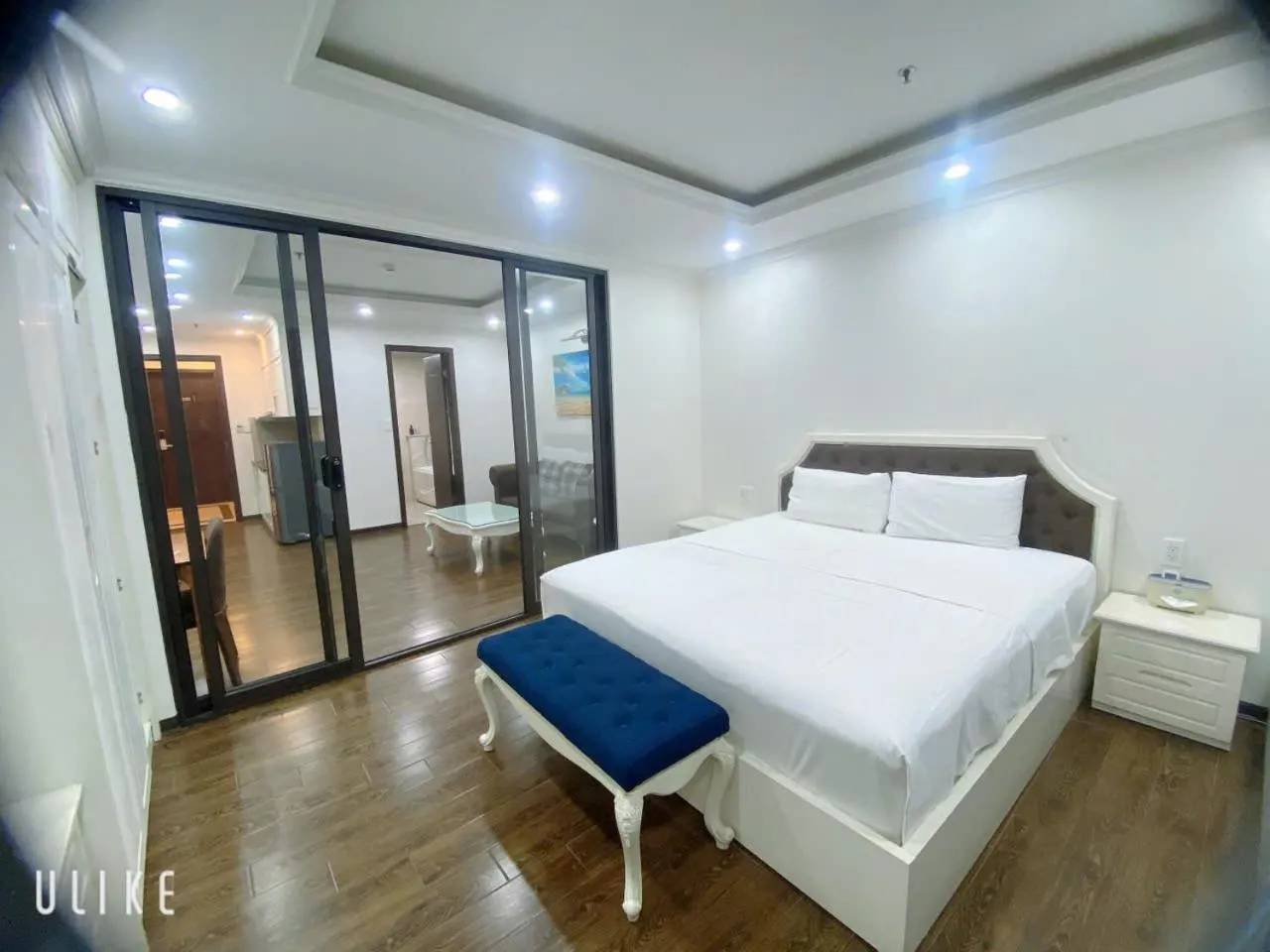 Photo of the whole room in Queenie Hotel