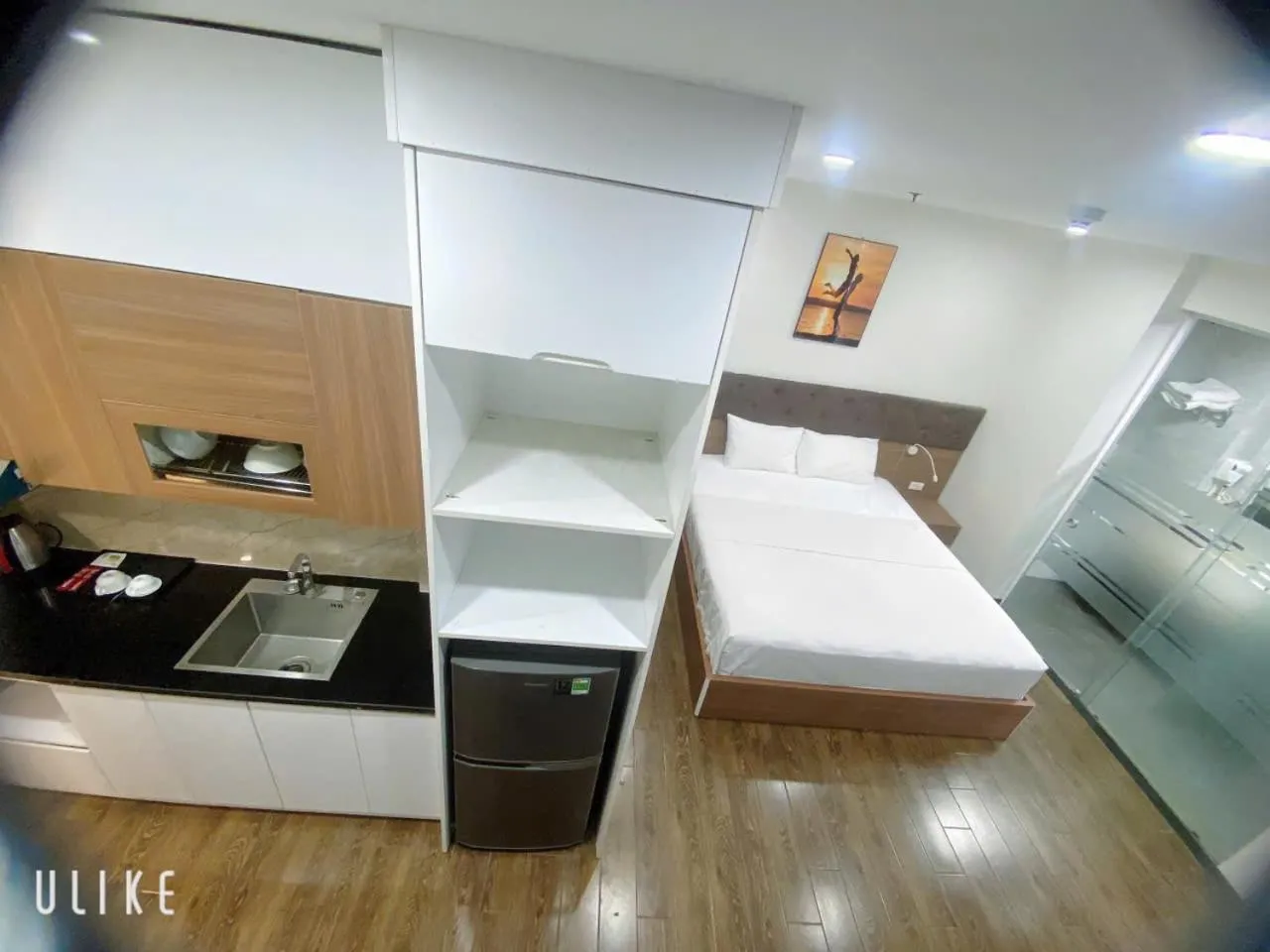 Photo of the whole room in Queenie Hotel