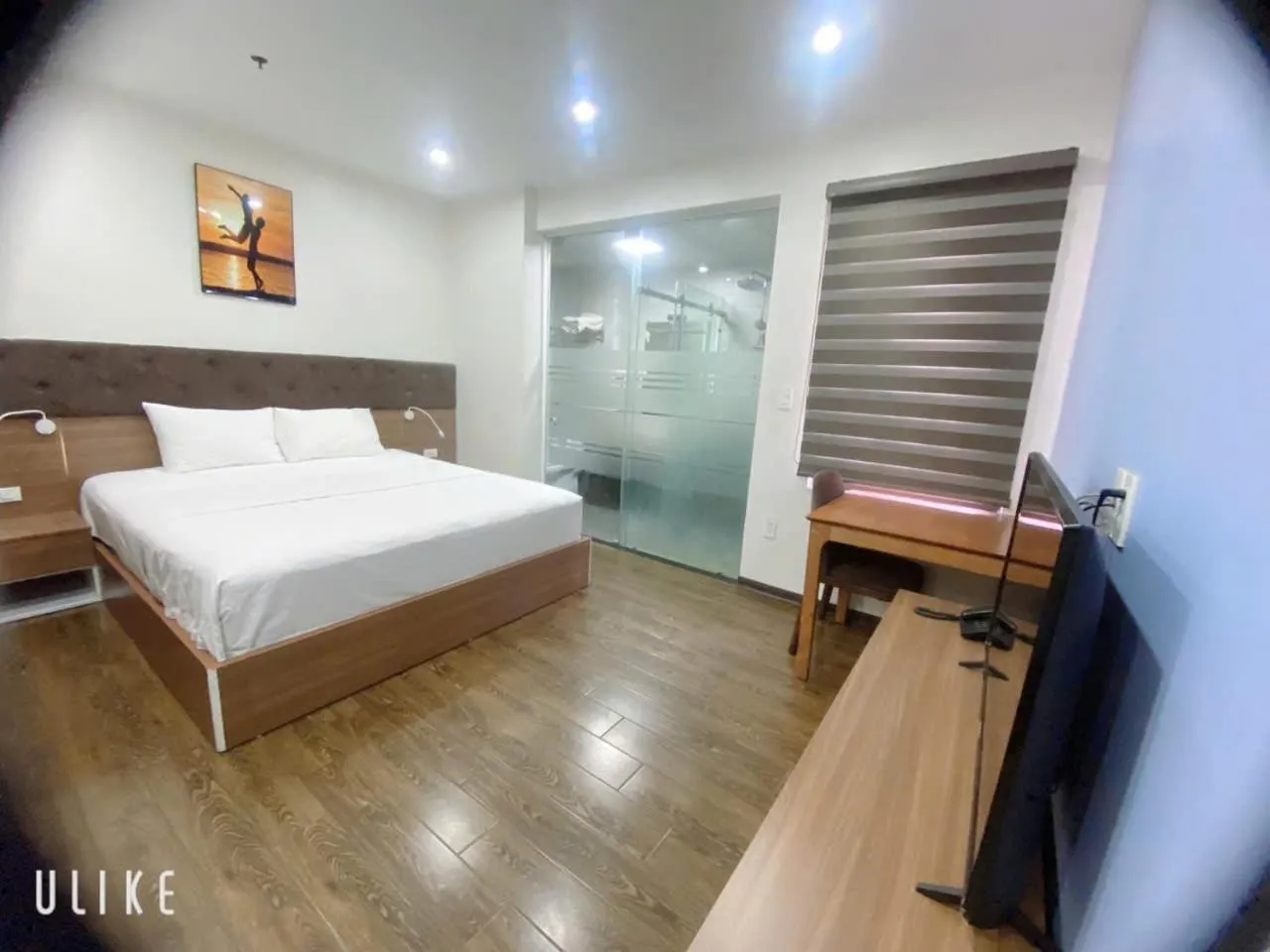 Photo of the whole room in Queenie Hotel