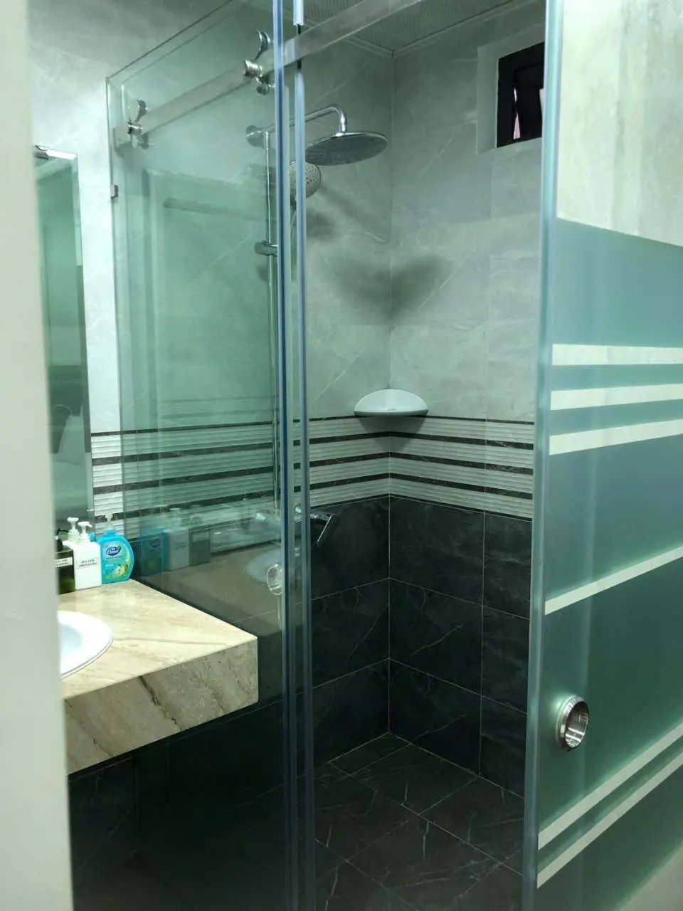Shower in Queenie Hotel