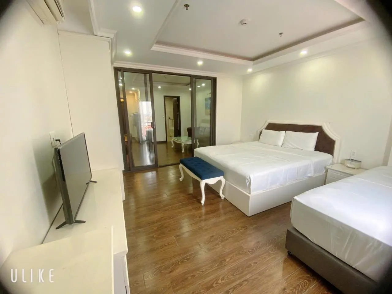 Photo of the whole room in Queenie Hotel