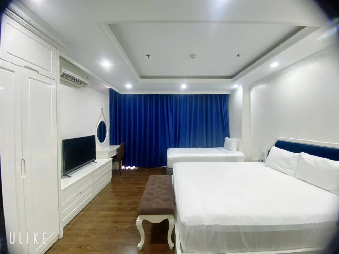 Photo of the whole room in Queenie Hotel