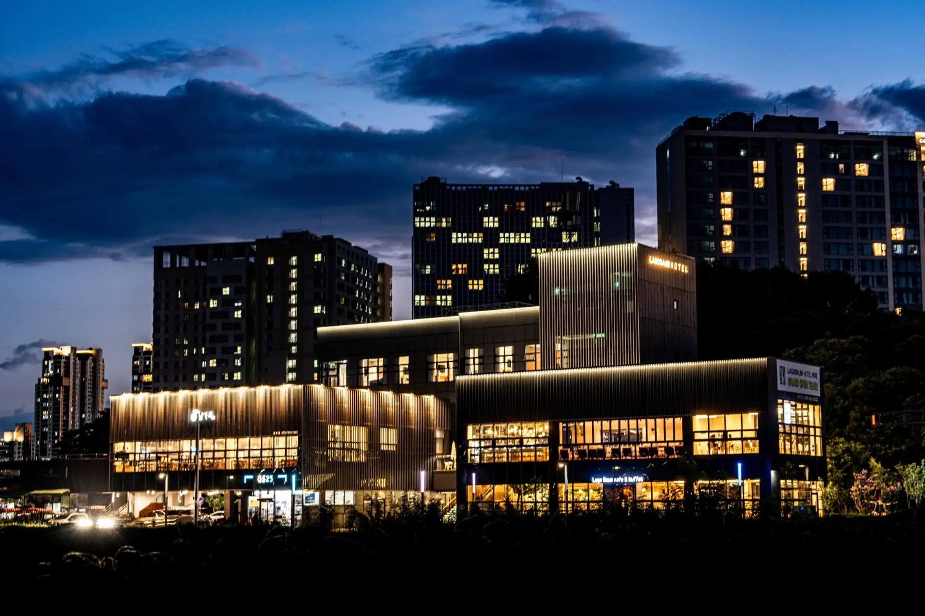 Property building in Lagobaum Hotel Property building in Lagobaum Hotel