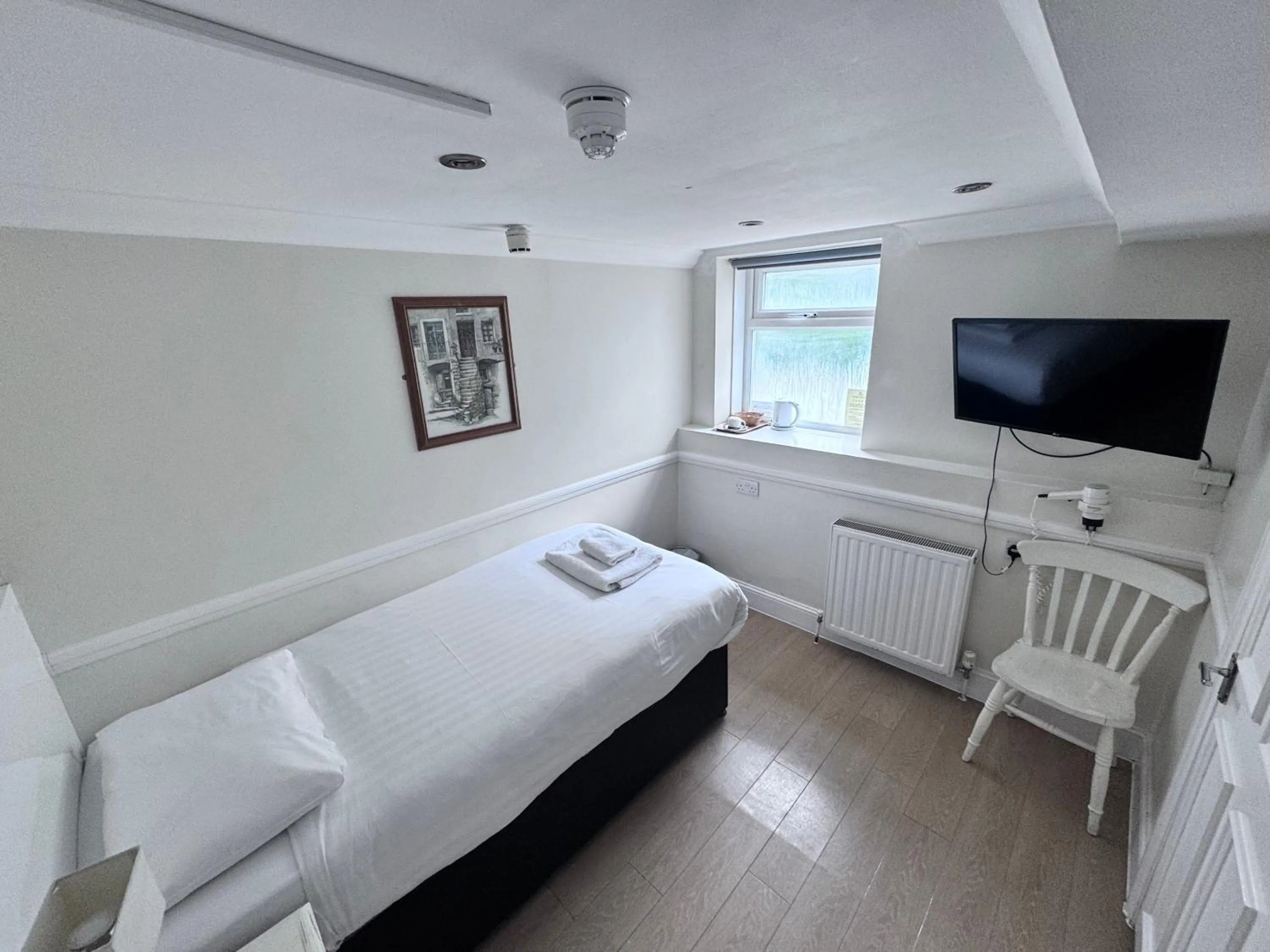 Bed in Gidea Park Hotel