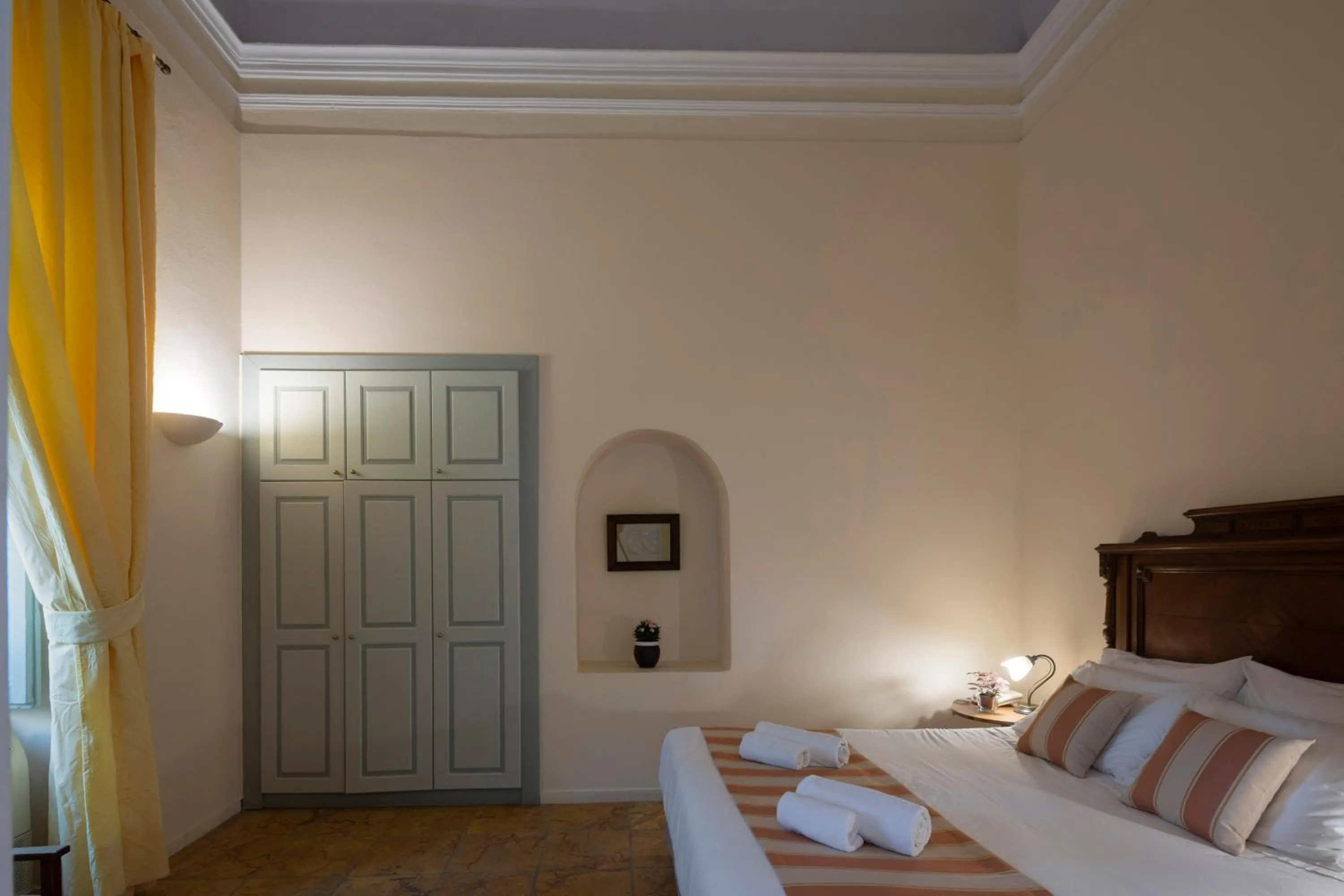 Photo of the whole room, Bed in Aria Lito Mansion