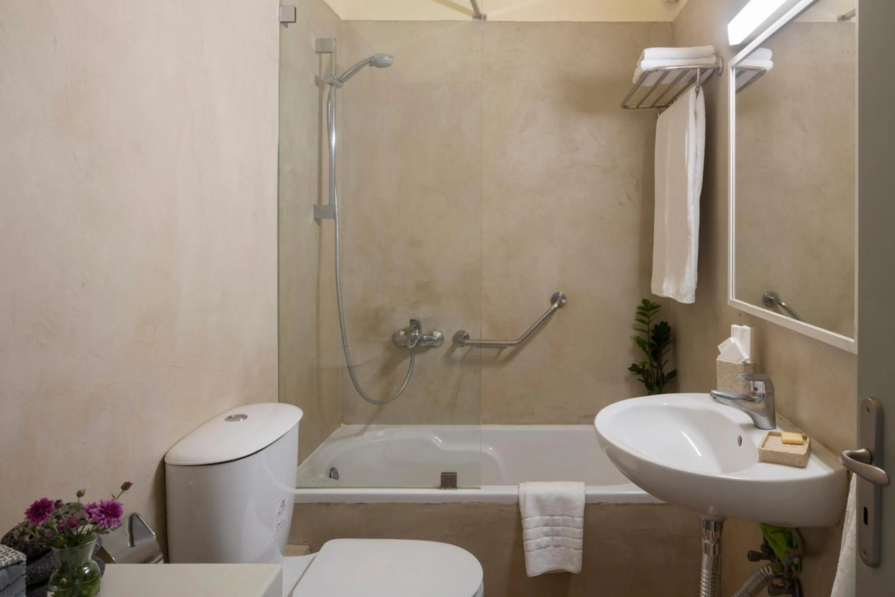 Bathroom in Aria Lito Mansion