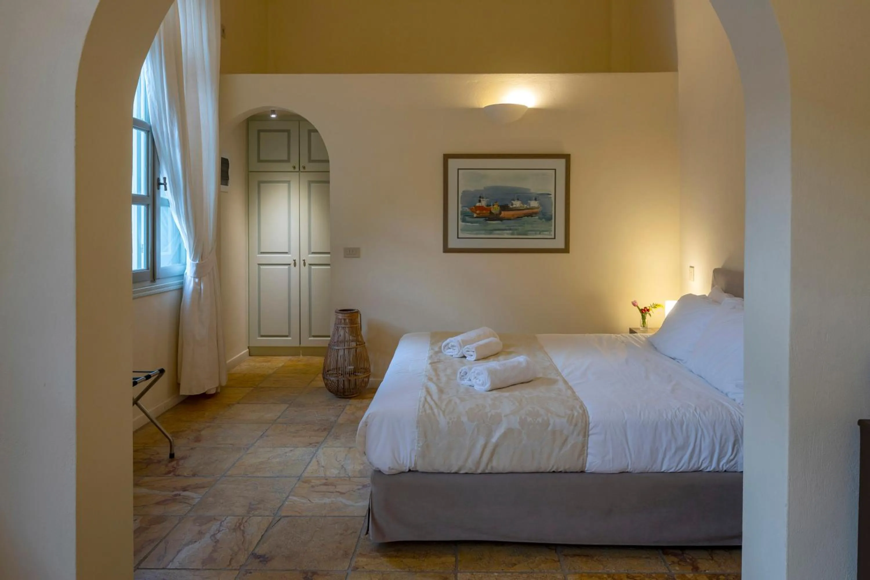 Bed in Aria Lito Mansion