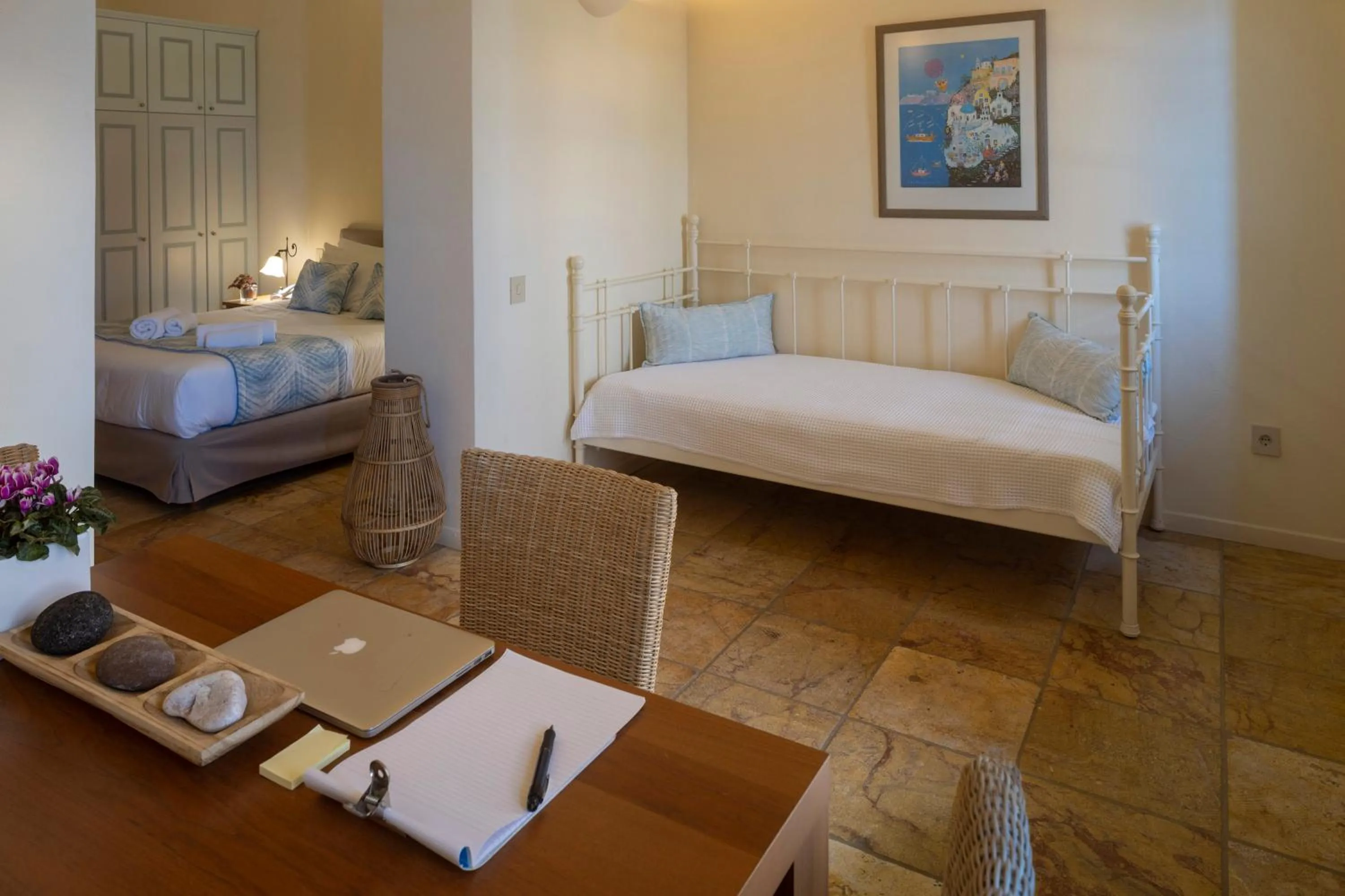 Living room, Bed in Aria Lito Mansion