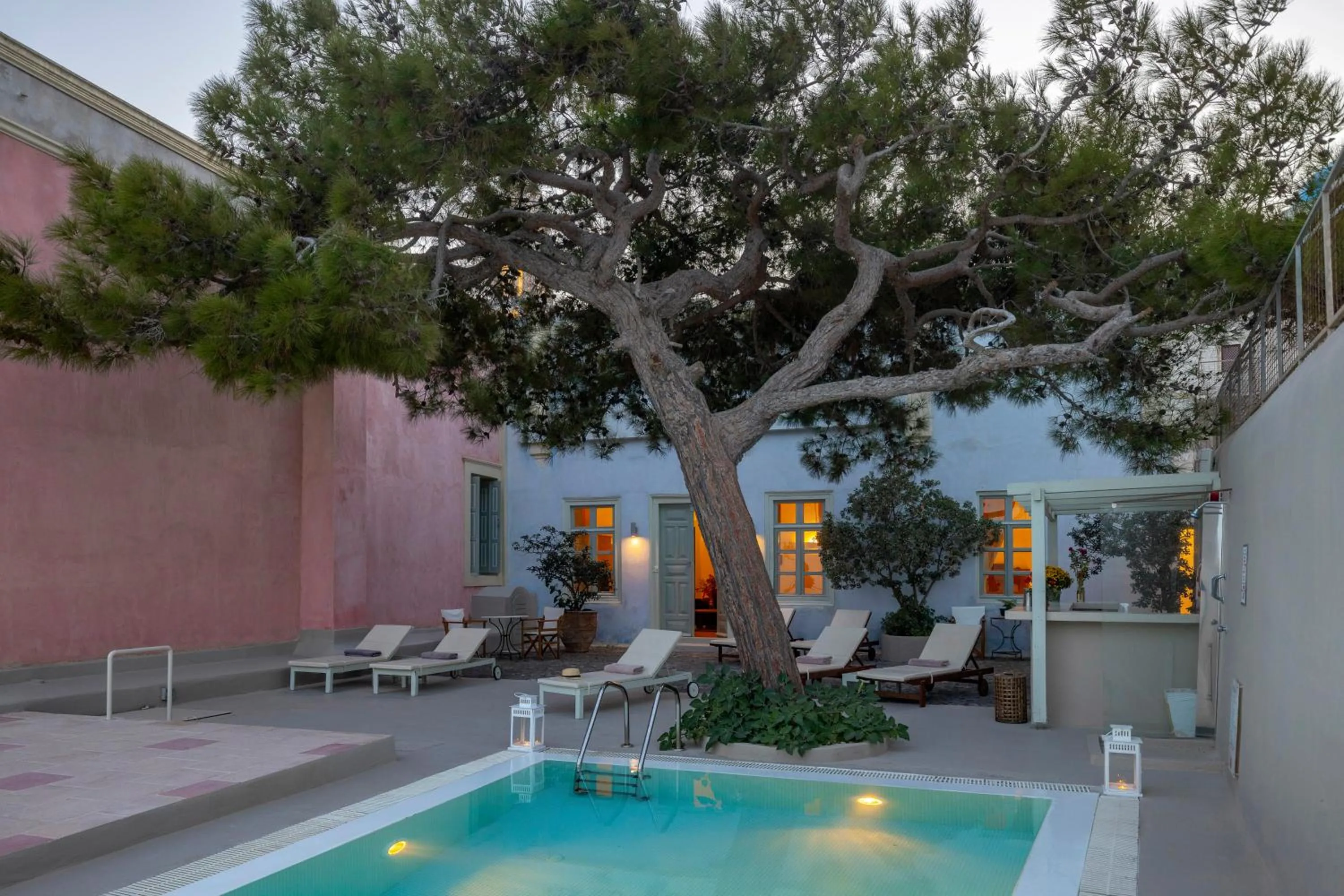 Garden view in Aria Lito Mansion