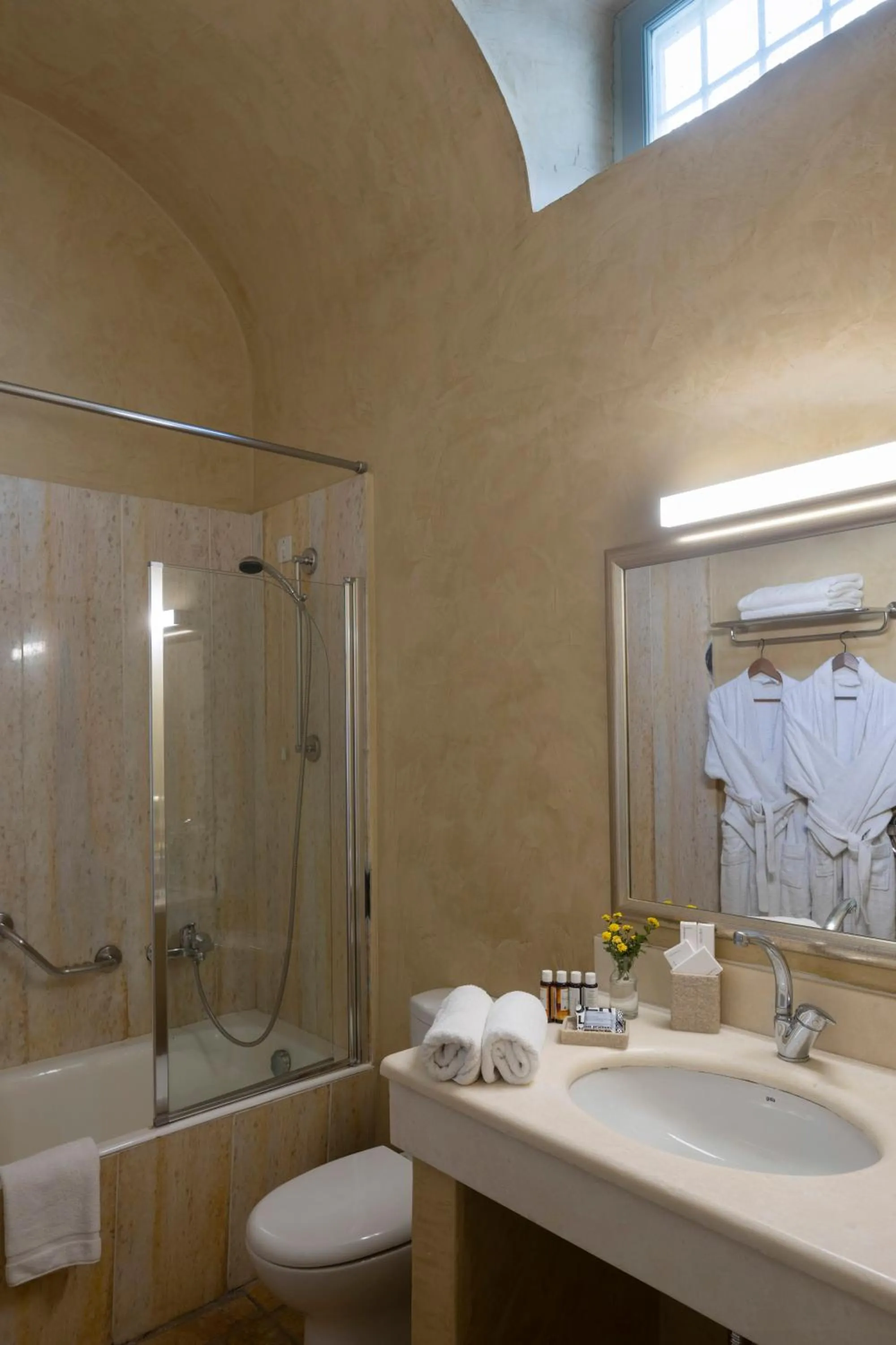 Bathroom in Aria Lito Mansion