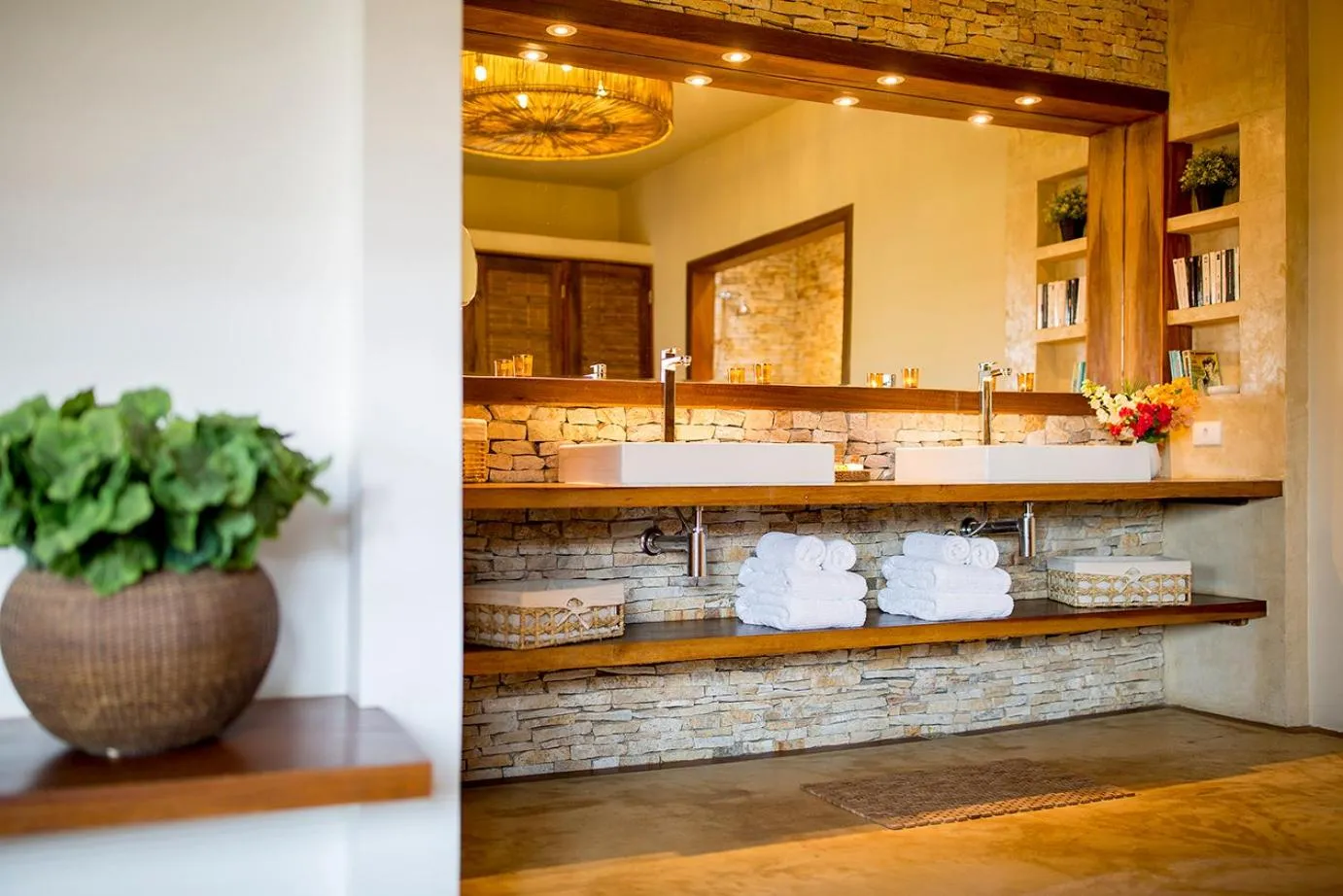 Toilet in Villa Alegria - La Villa Group