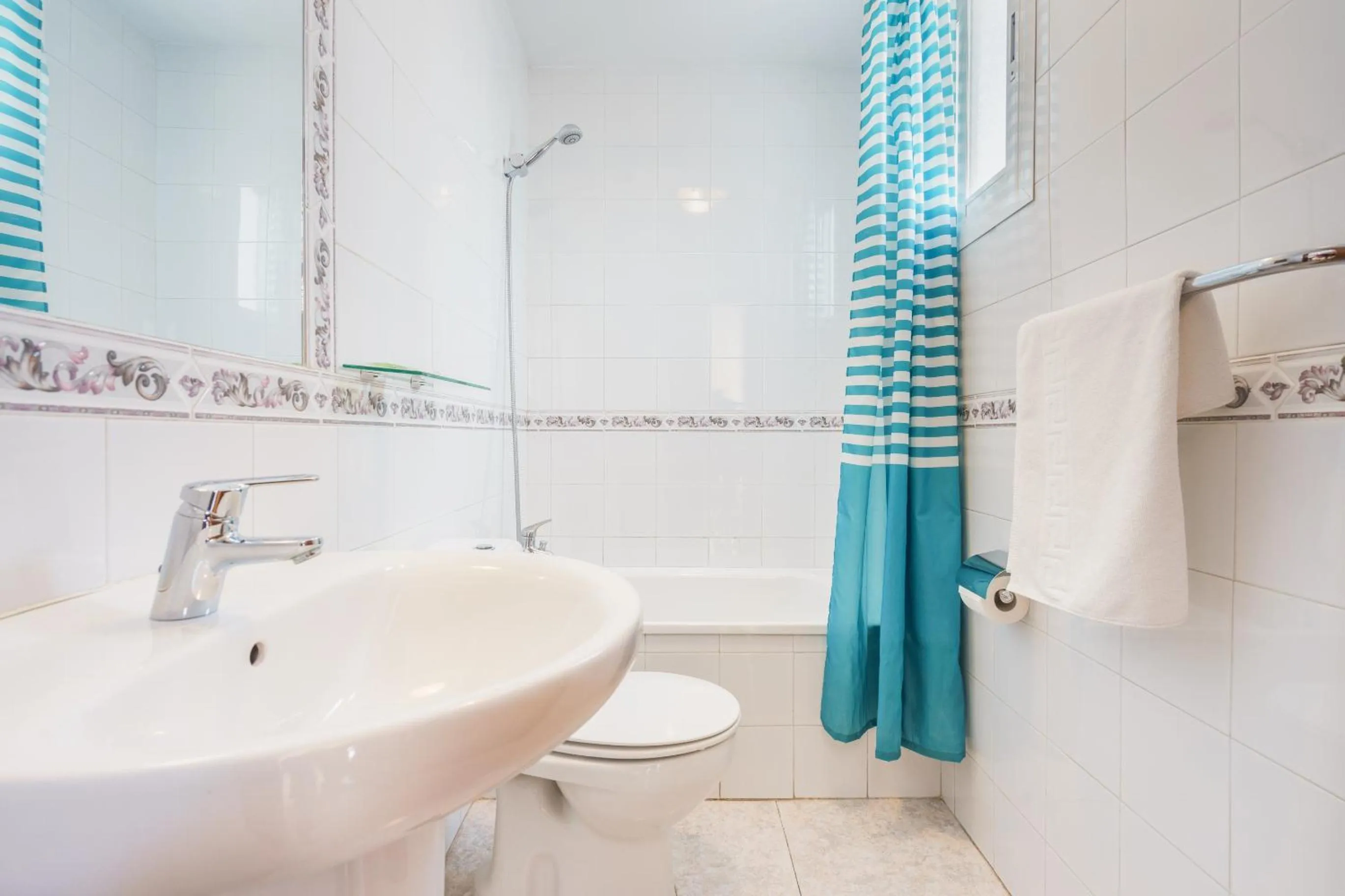 Bathroom in Arunda I