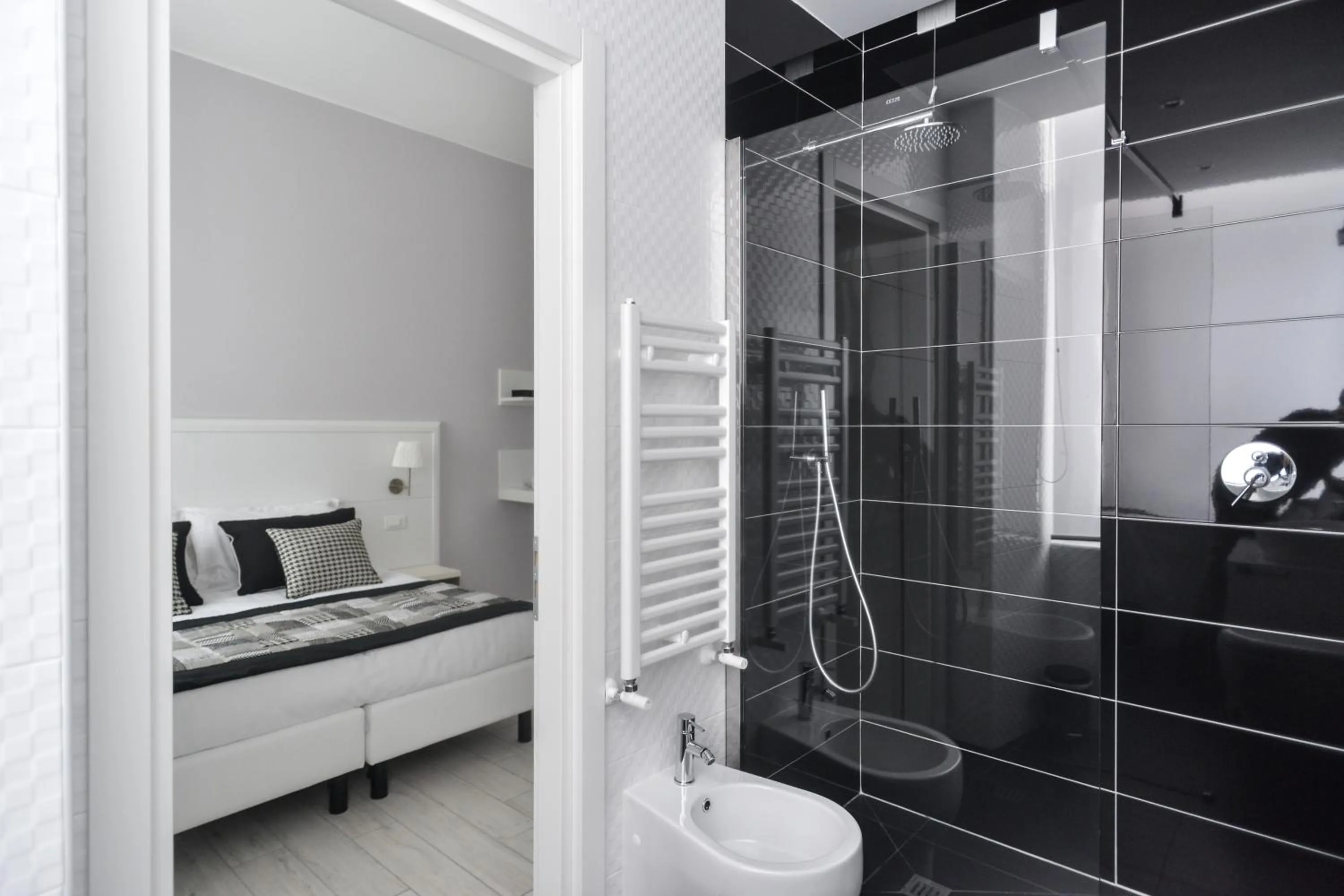 Shower in Lata Luxury Rooms