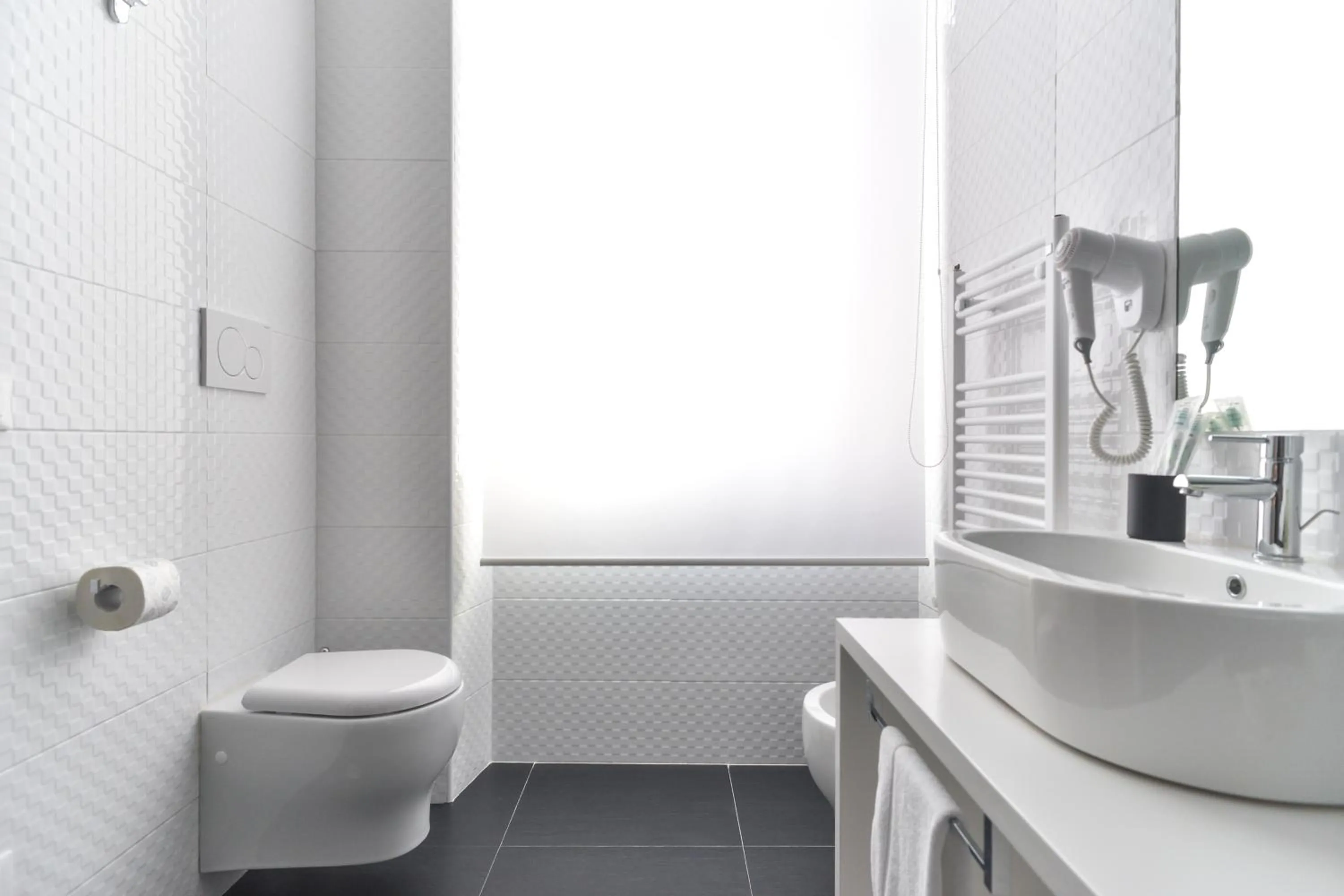 Toilet in Lata Luxury Rooms