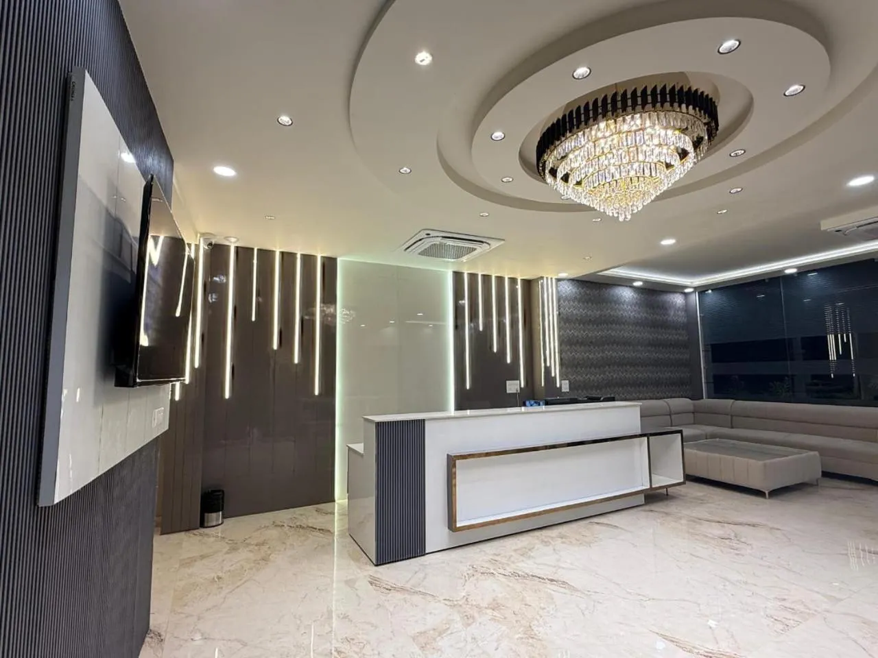 Property building in Hotel Majestic Heights Agra