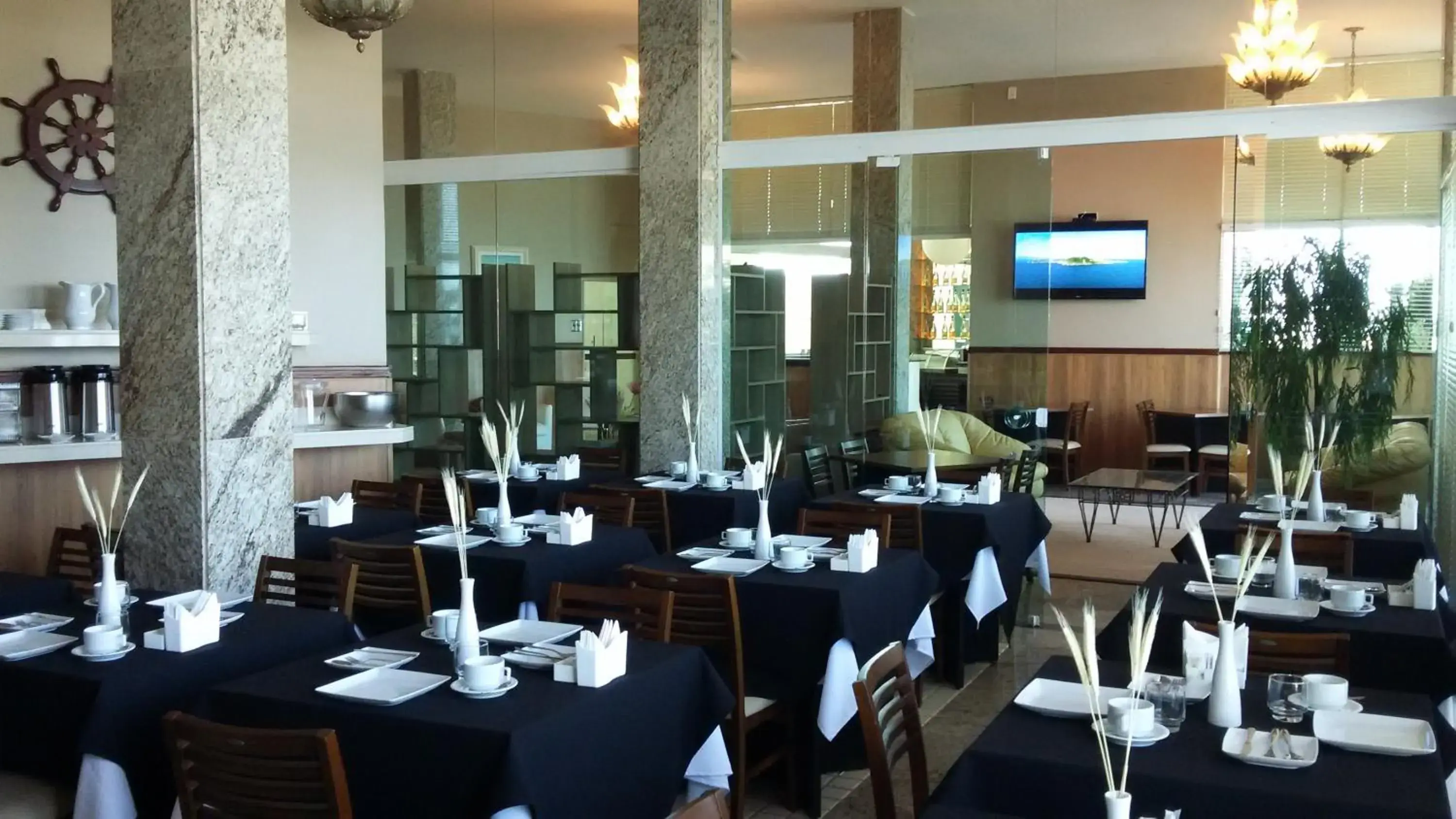 Restaurant/places to eat in KS Beach Hotel Restaurant/places to eat in KS Beach Hotel