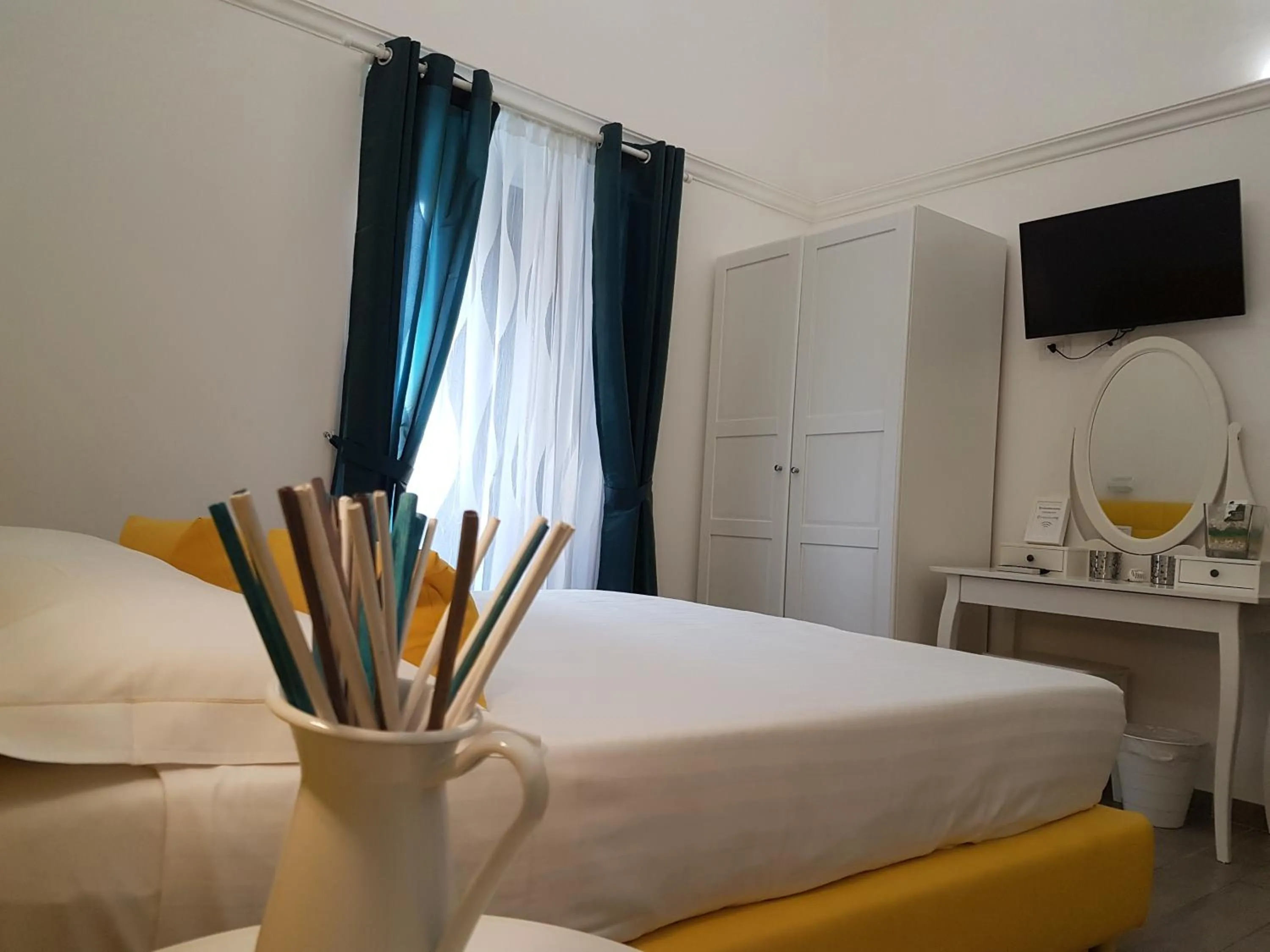 Bedroom, Bed in Etna Suite Group