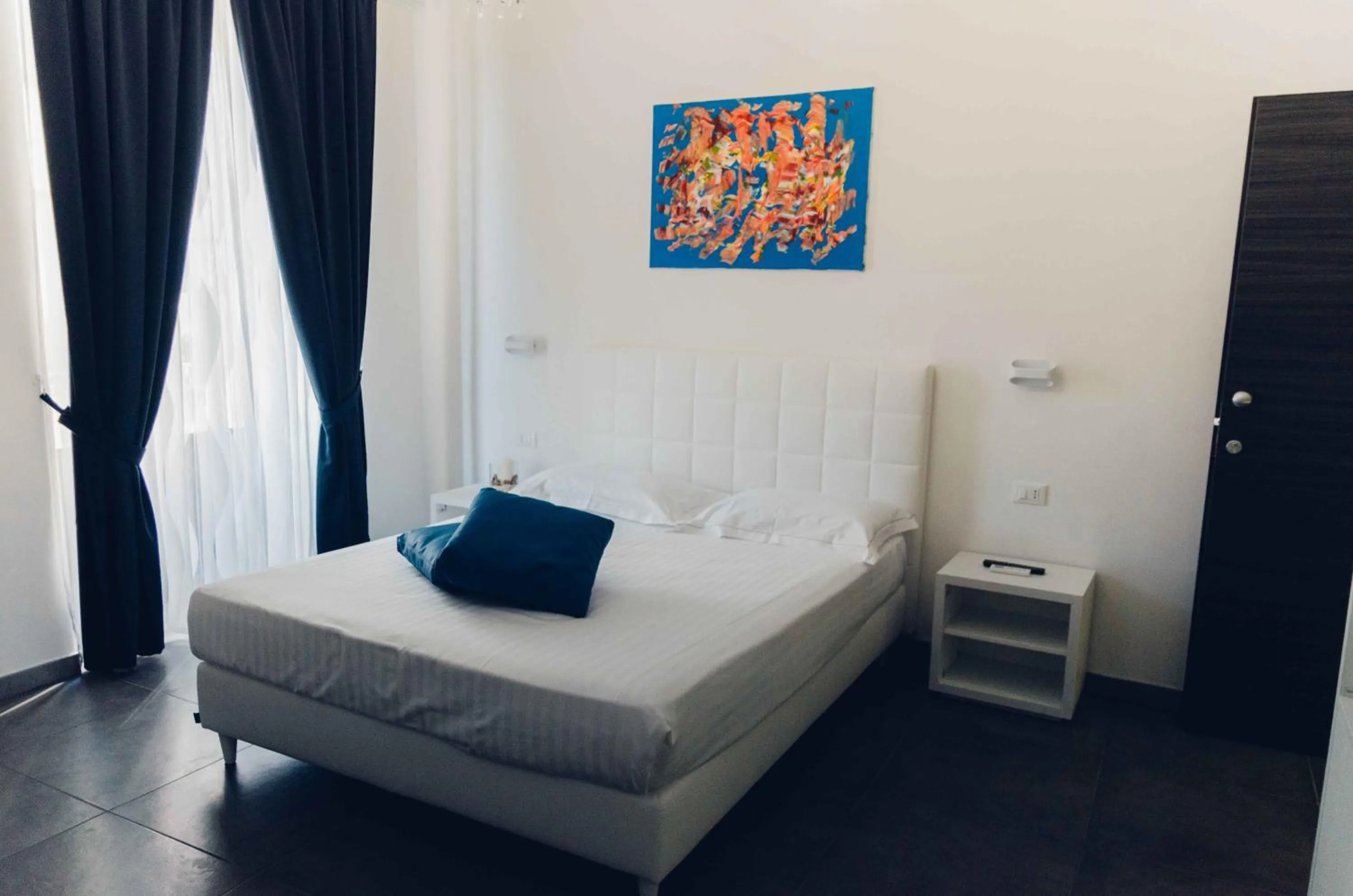 Bedroom, Bed in Etna Suite Group