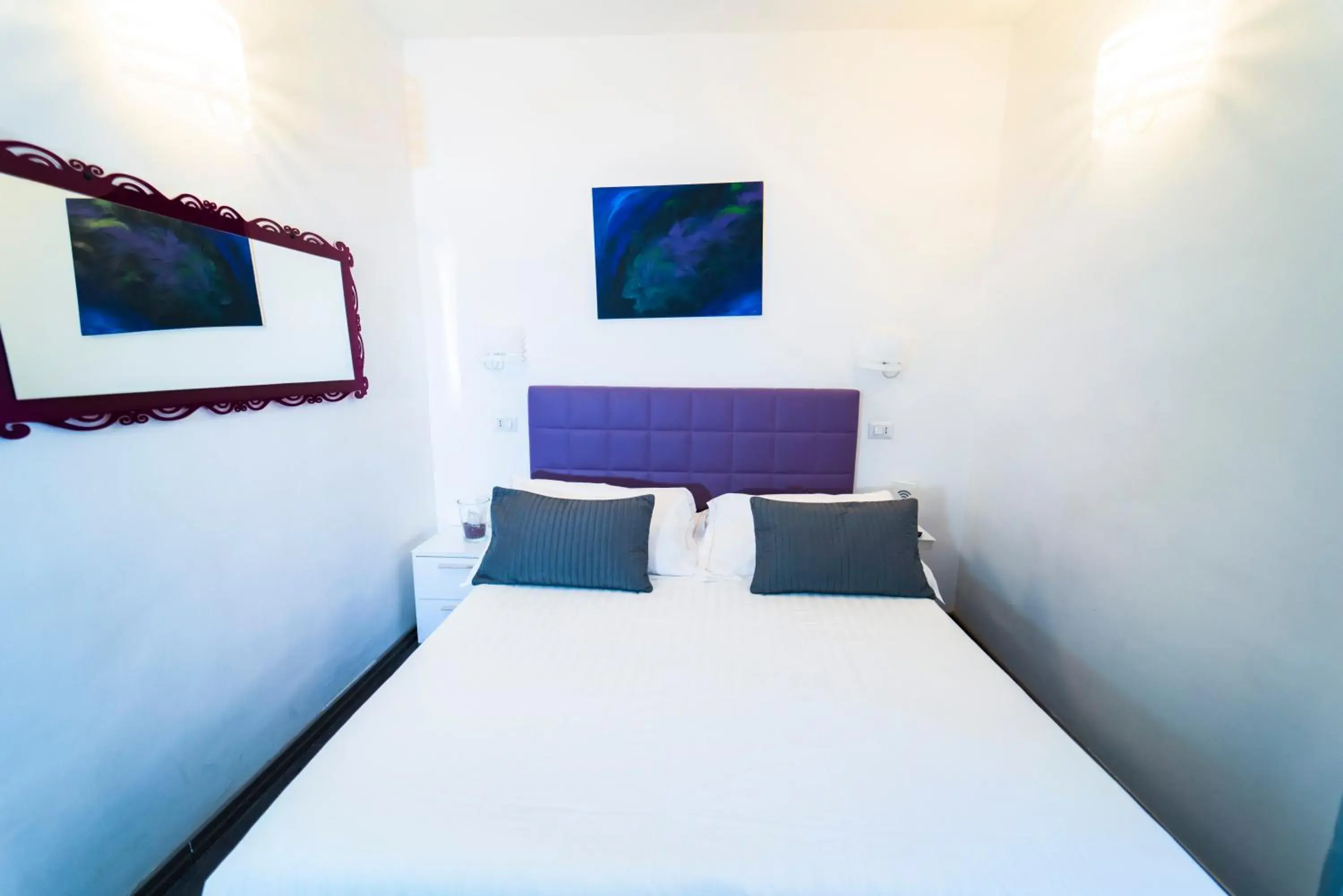 Bed in Etna Suite Group Bed in Etna Suite Group