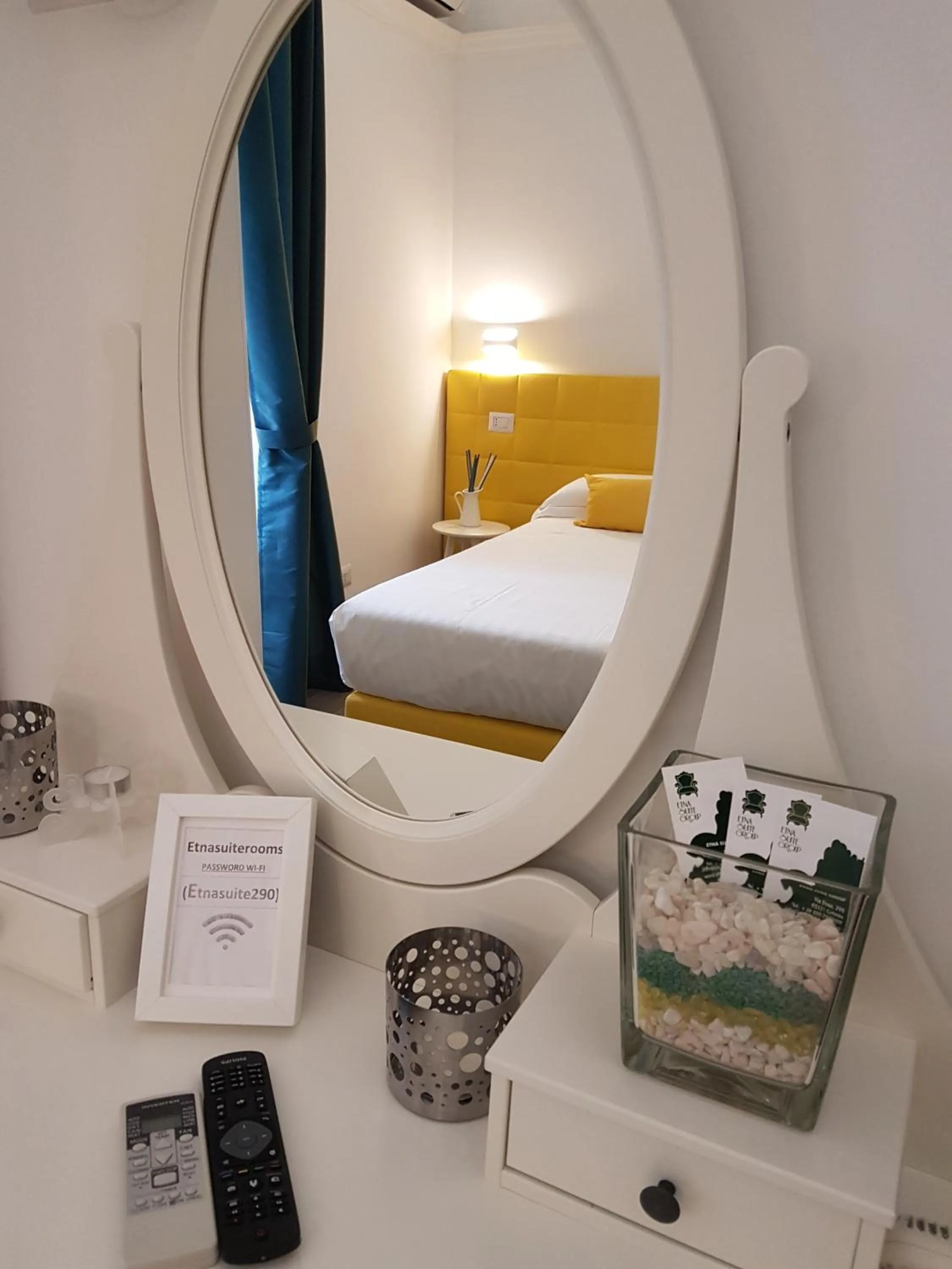 Decorative detail, Bed in Etna Suite Group