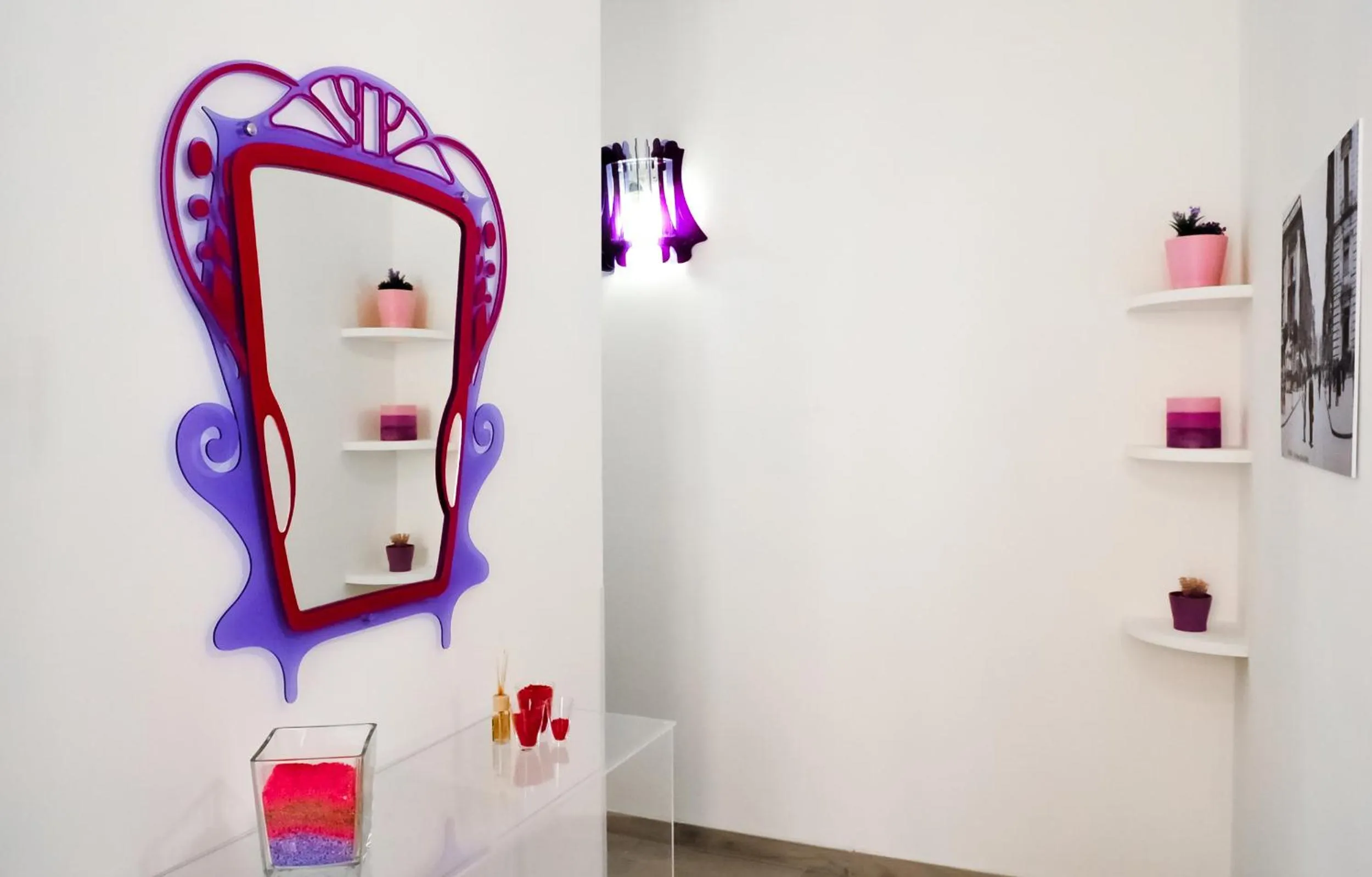 Decorative detail in Etna Suite Group