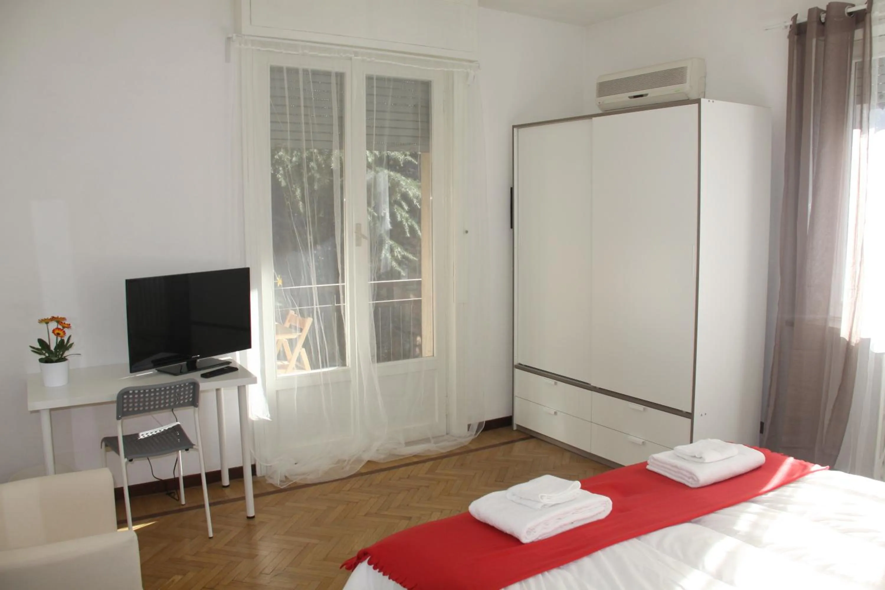 TV and multimedia, Bed in Lotus B&B