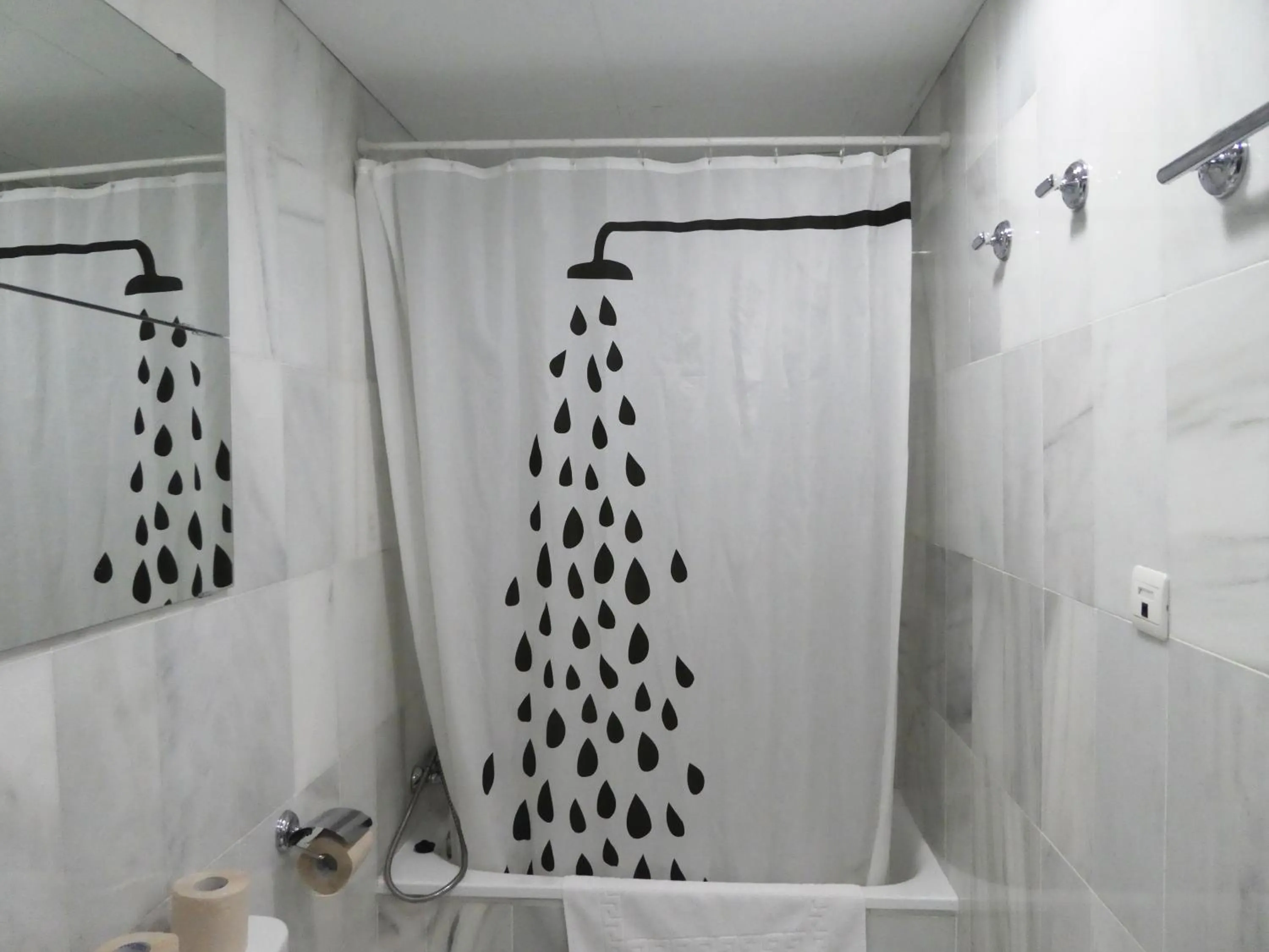 Bathroom in Apartamentos Catedral Plaza 3000