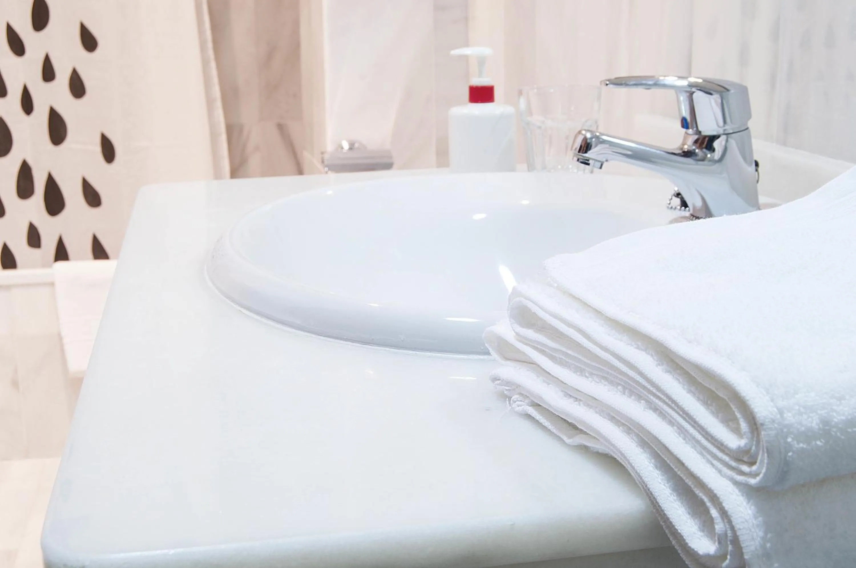 Bathroom, Bed in Apartamentos Catedral Plaza 3000