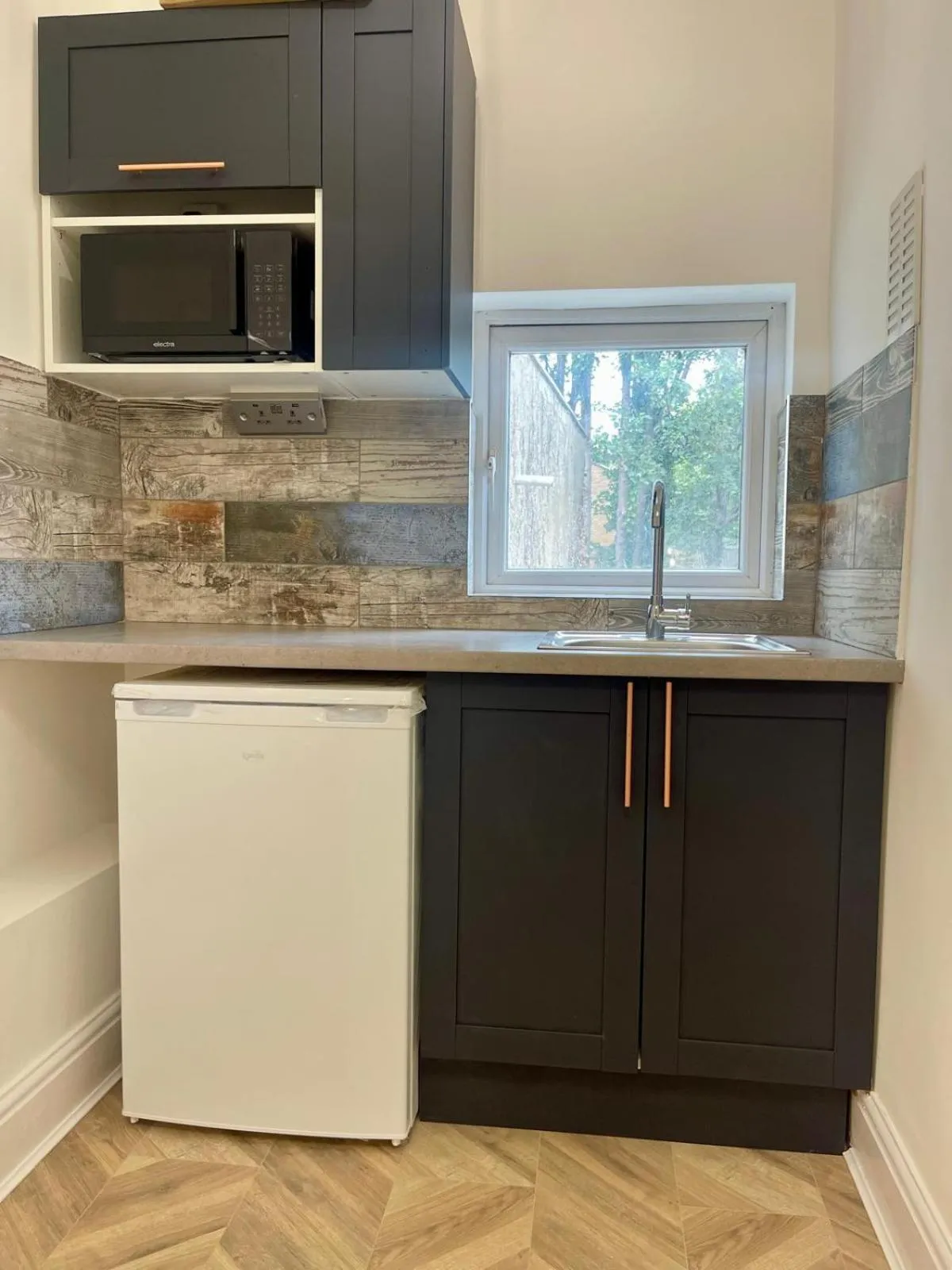 Kitchen or kitchenette in Dalston Luxe Studios, 10 minutes away from Liverpool Train Station