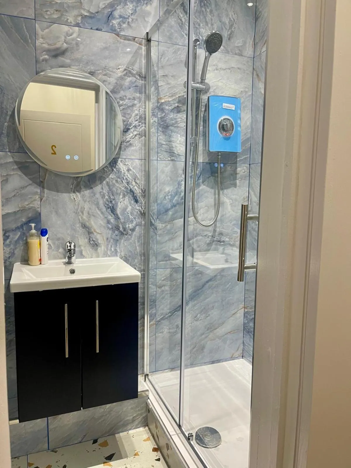 Bathroom in Dalston Luxe Studios, 10 minutes away from Liverpool Train Station