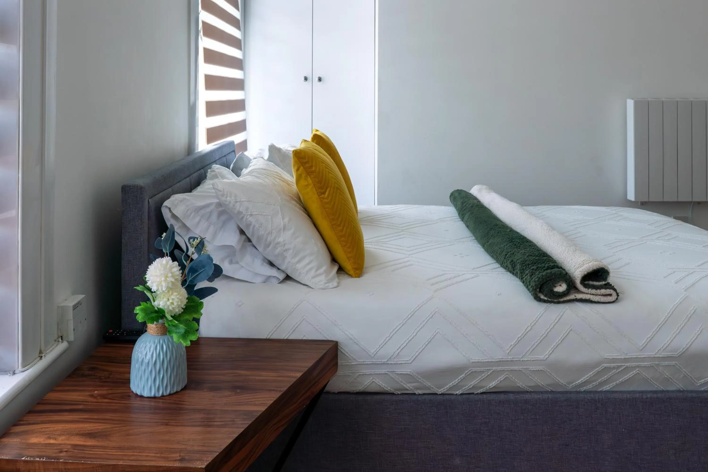 Bedroom, Bed in Dalston Luxe Studios, 10 minutes away from Liverpool Train Station