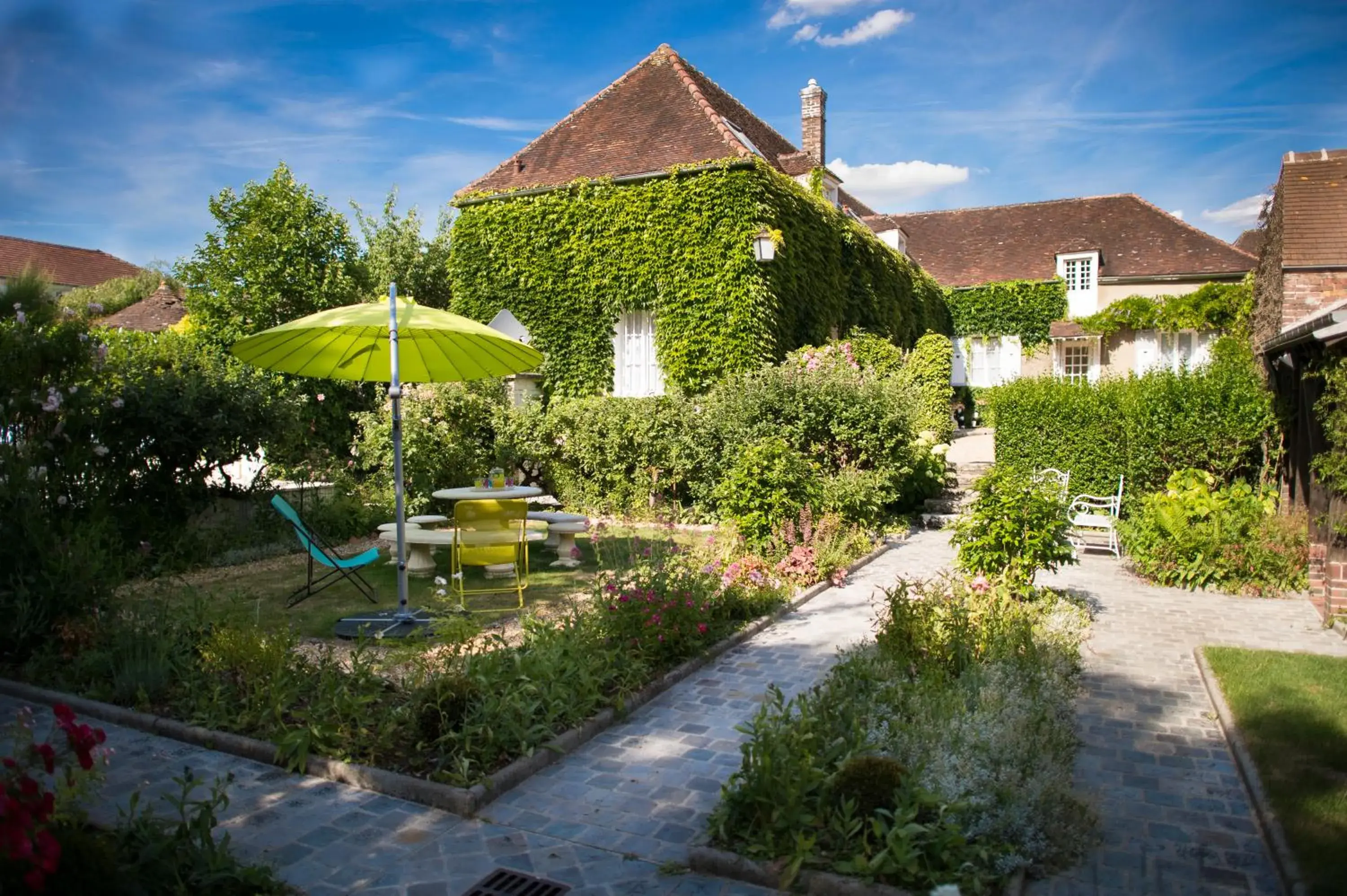 Aux Charmes de Maintenon Aux Charmes de Maintenon