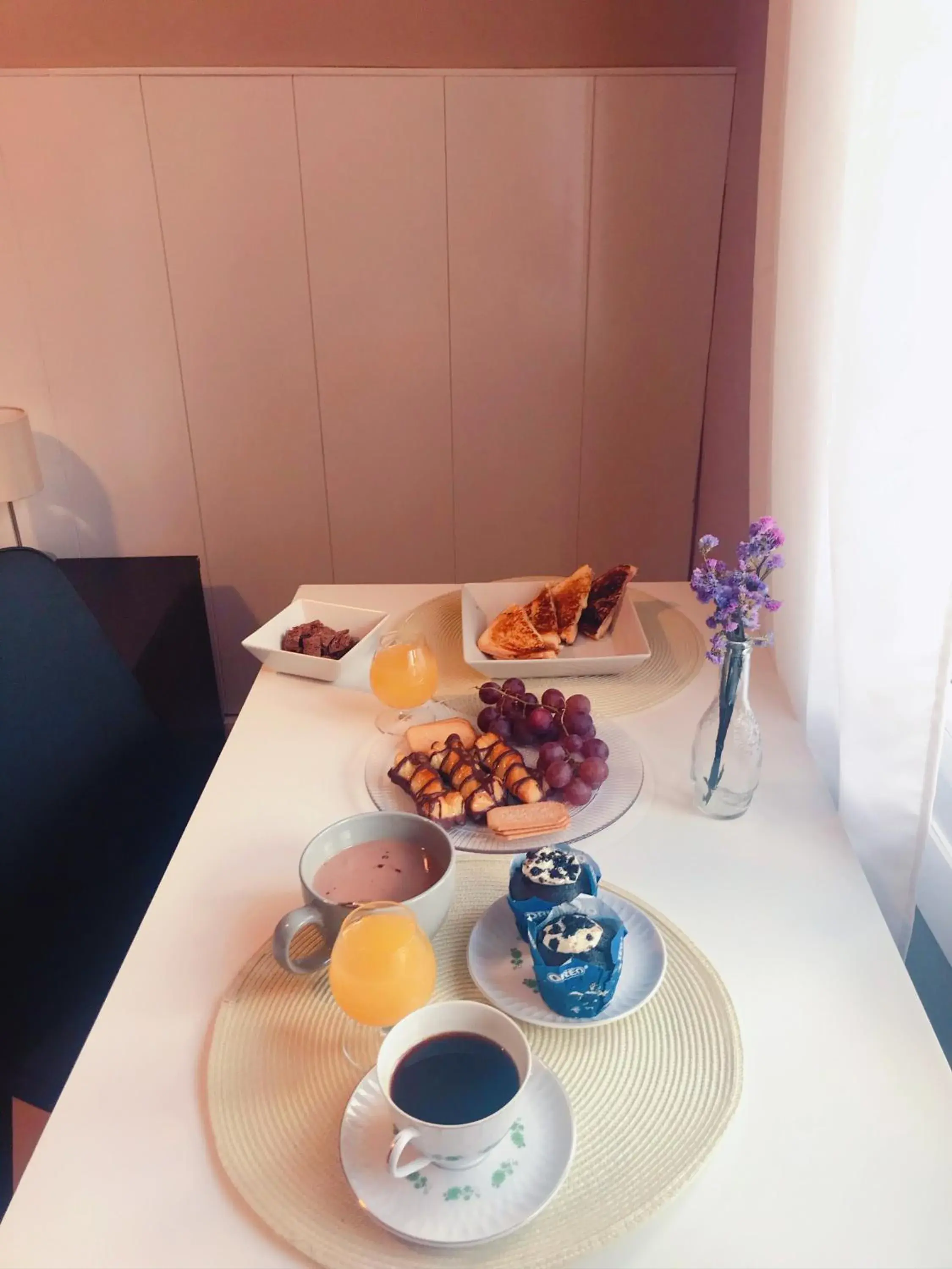 Double Room with Shared Bathroom in Metropolitan Atocha Double Room with Shared Bathroom in Metropolitan Atocha