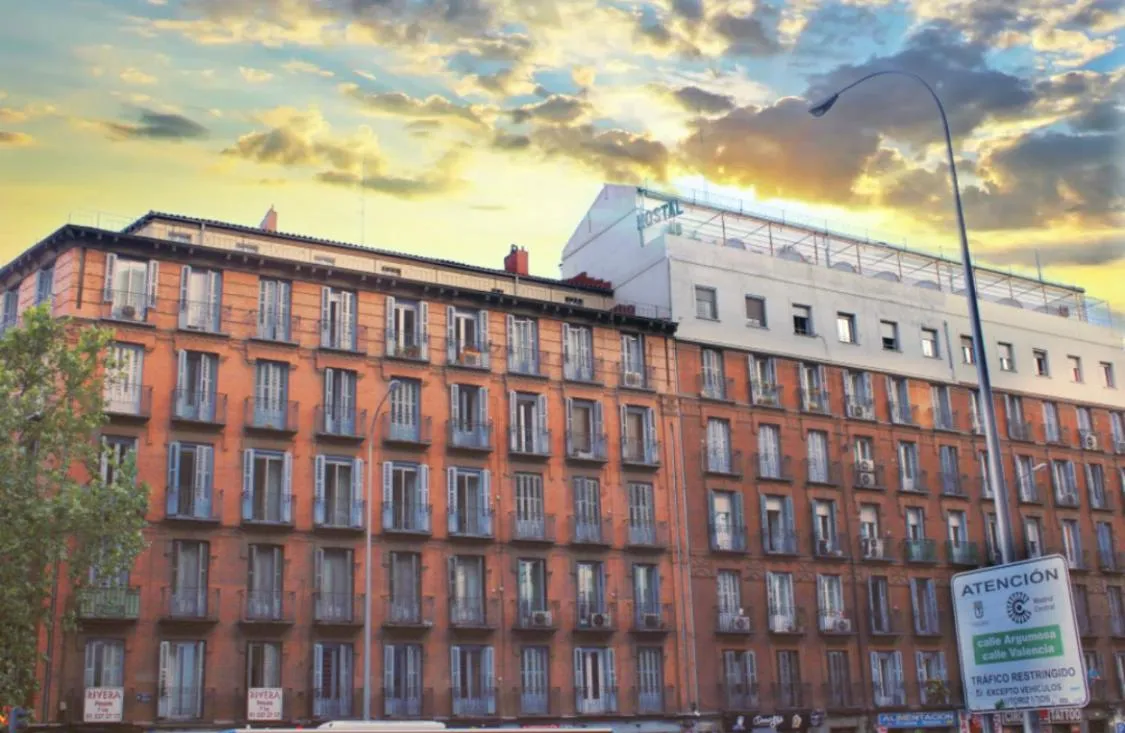 Facade/entrance in Metropolitan Atocha