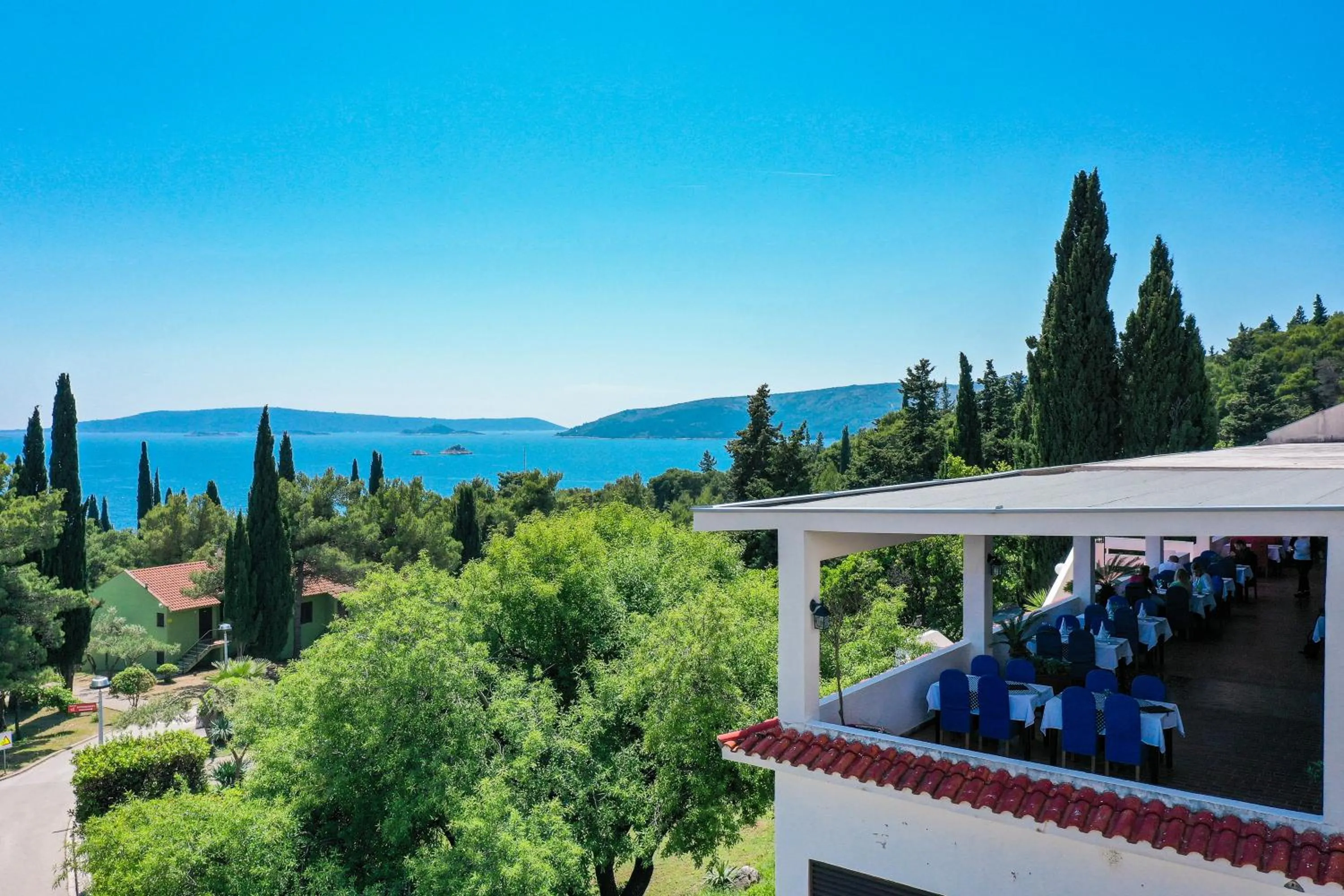 Restaurant/places to eat in Apartments Medena