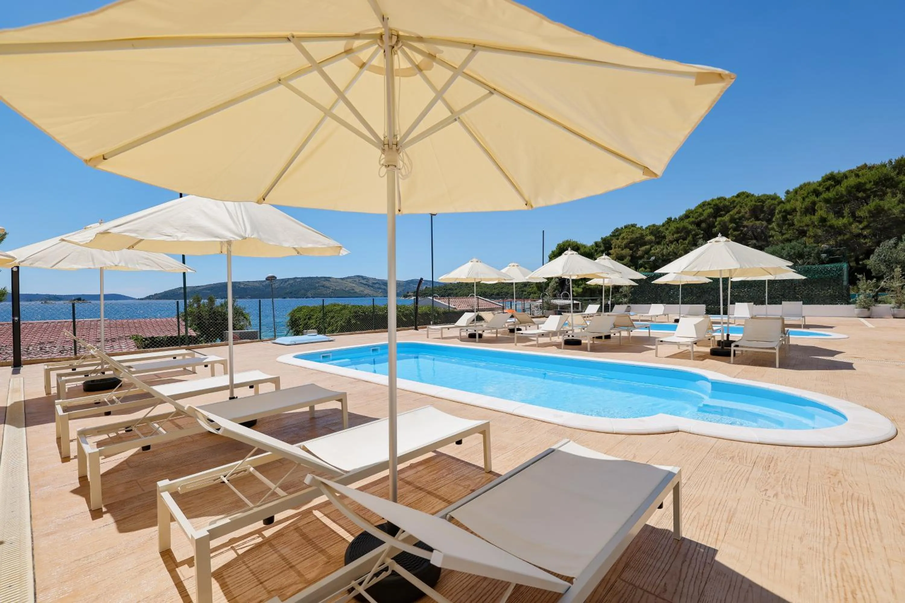 Swimming pool in Apartments Medena