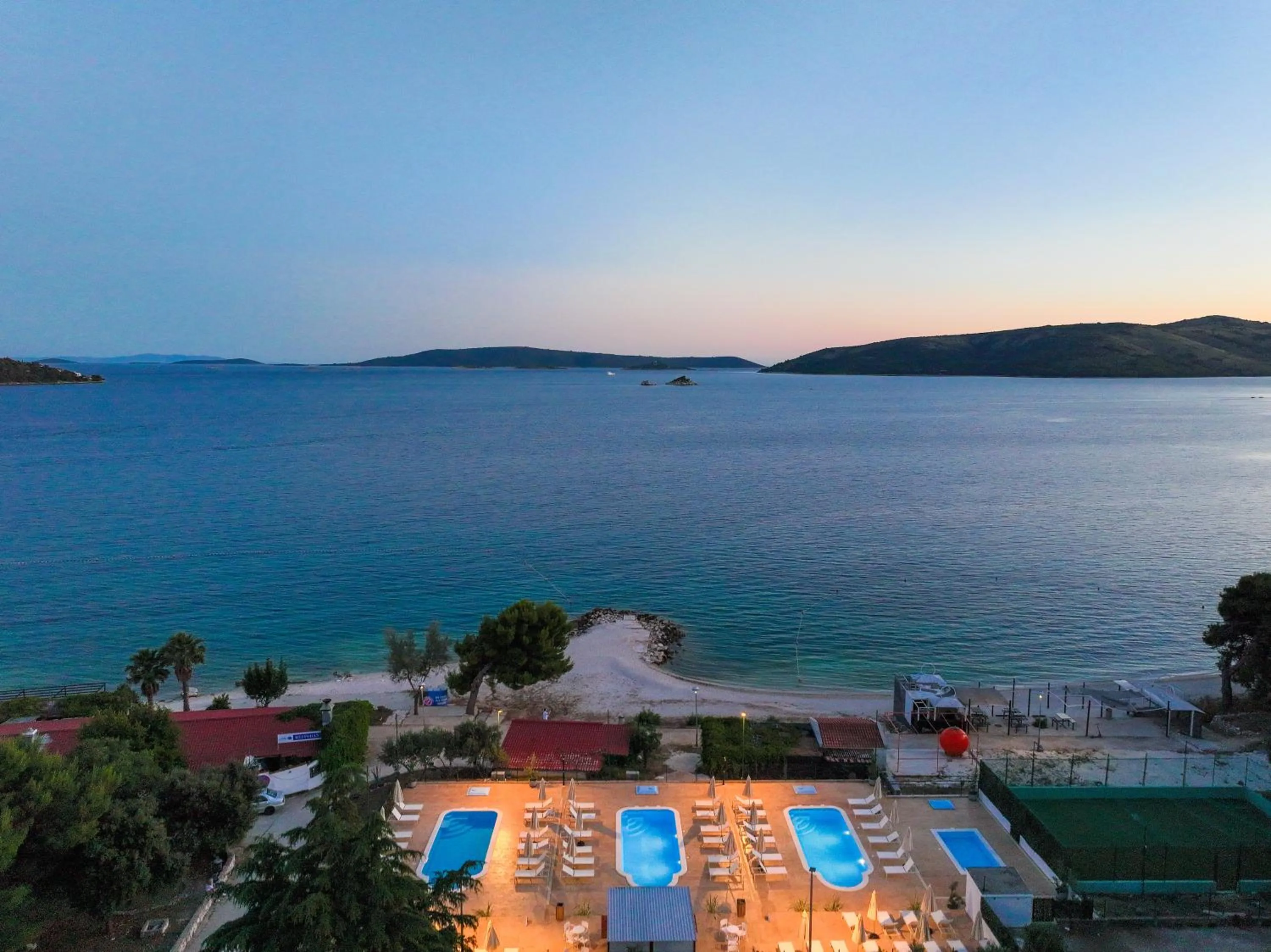 Swimming pool in Apartments Medena
