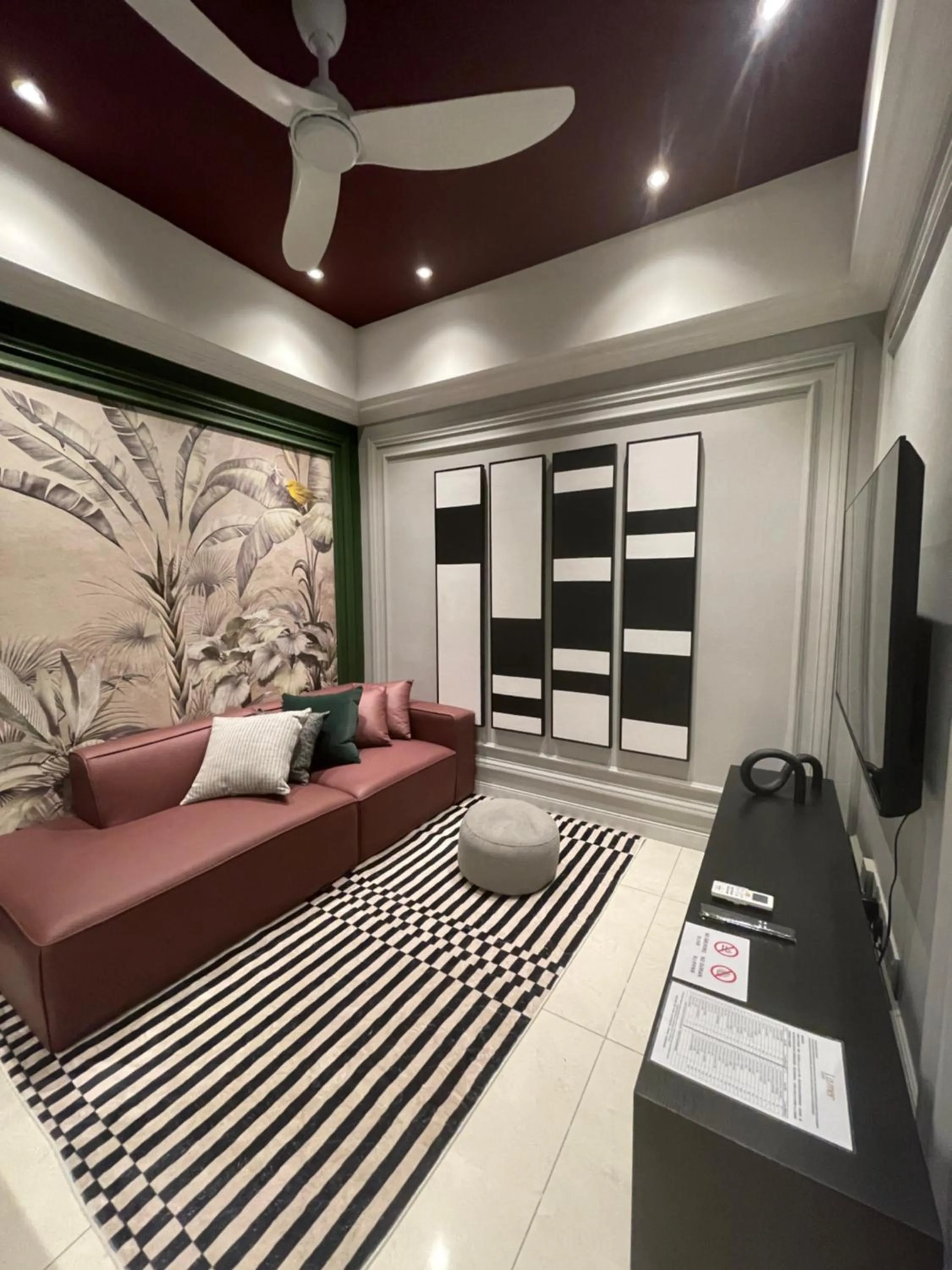 TV and multimedia in La,mer Butik Hotel