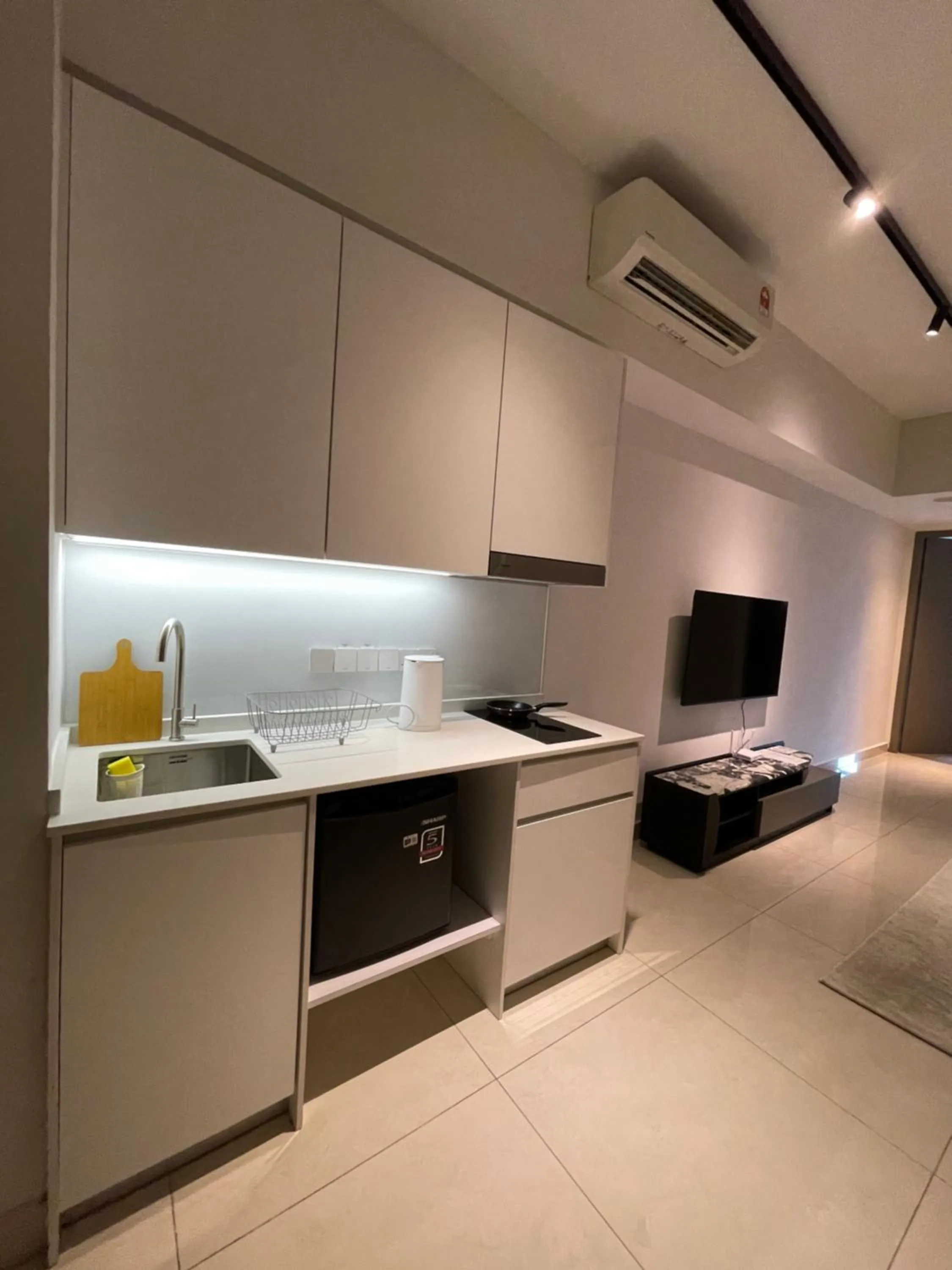 TV and multimedia in La,mer Butik Hotel