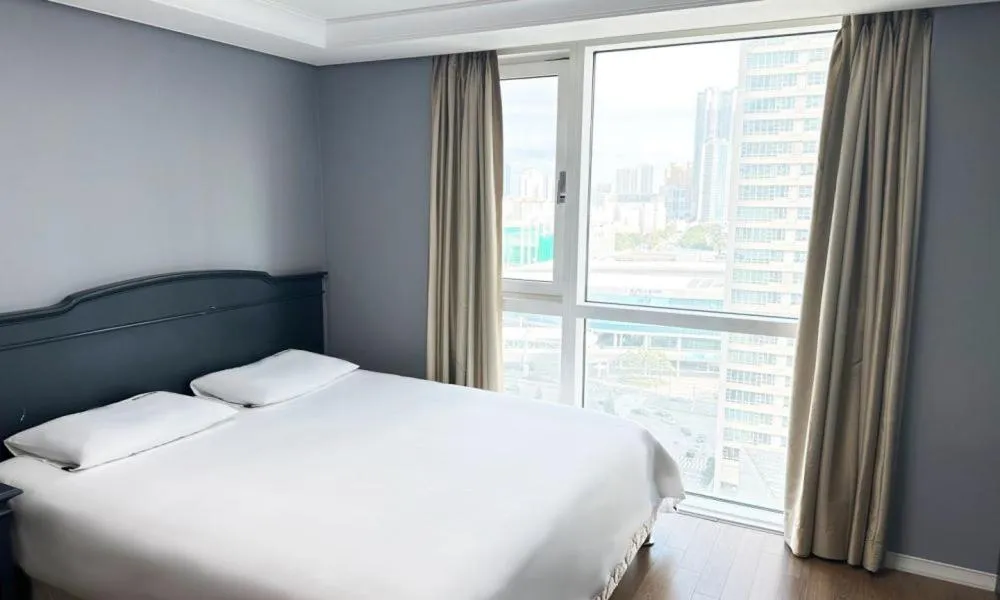 Bed in Centum City Hotel