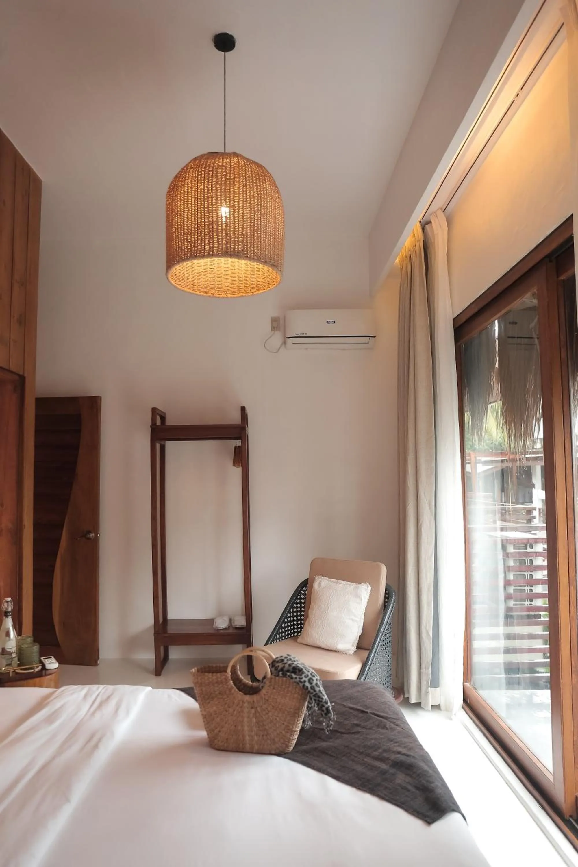 Seating area, Bed in The KAZA Boutique Hotel