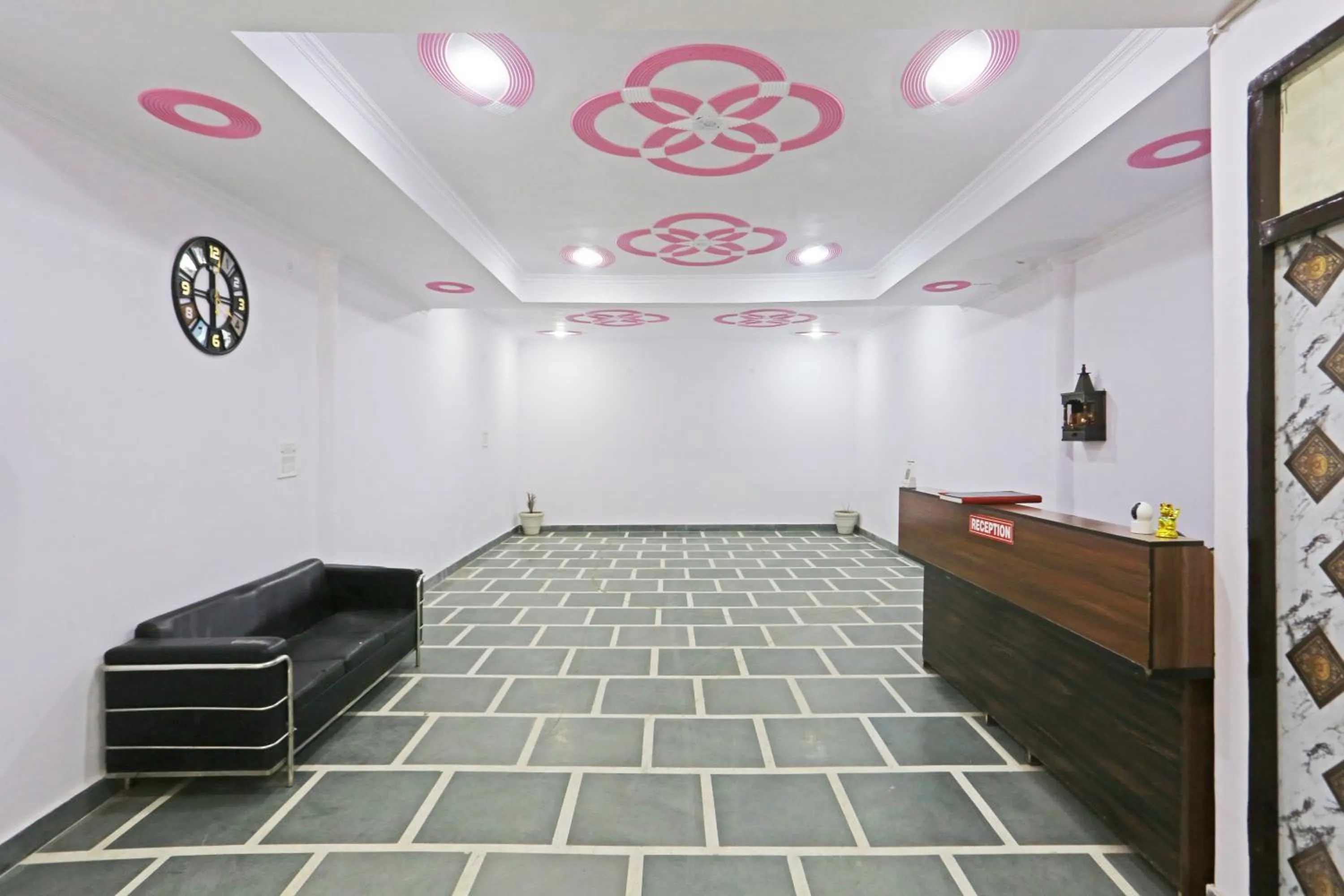 Lobby or reception in Twamev Residency