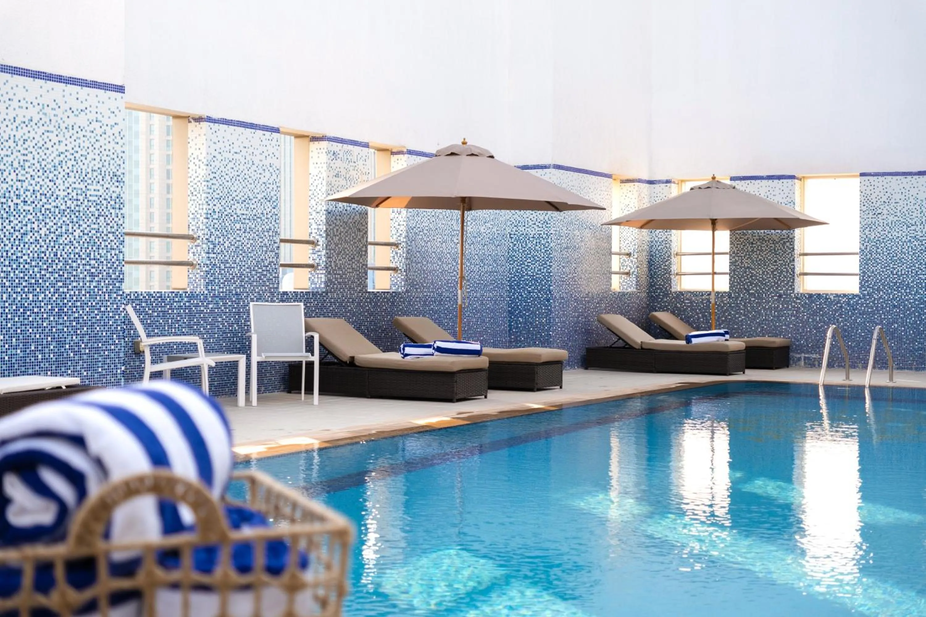 Swimming pool in Jannah Executive Hotel Apartments