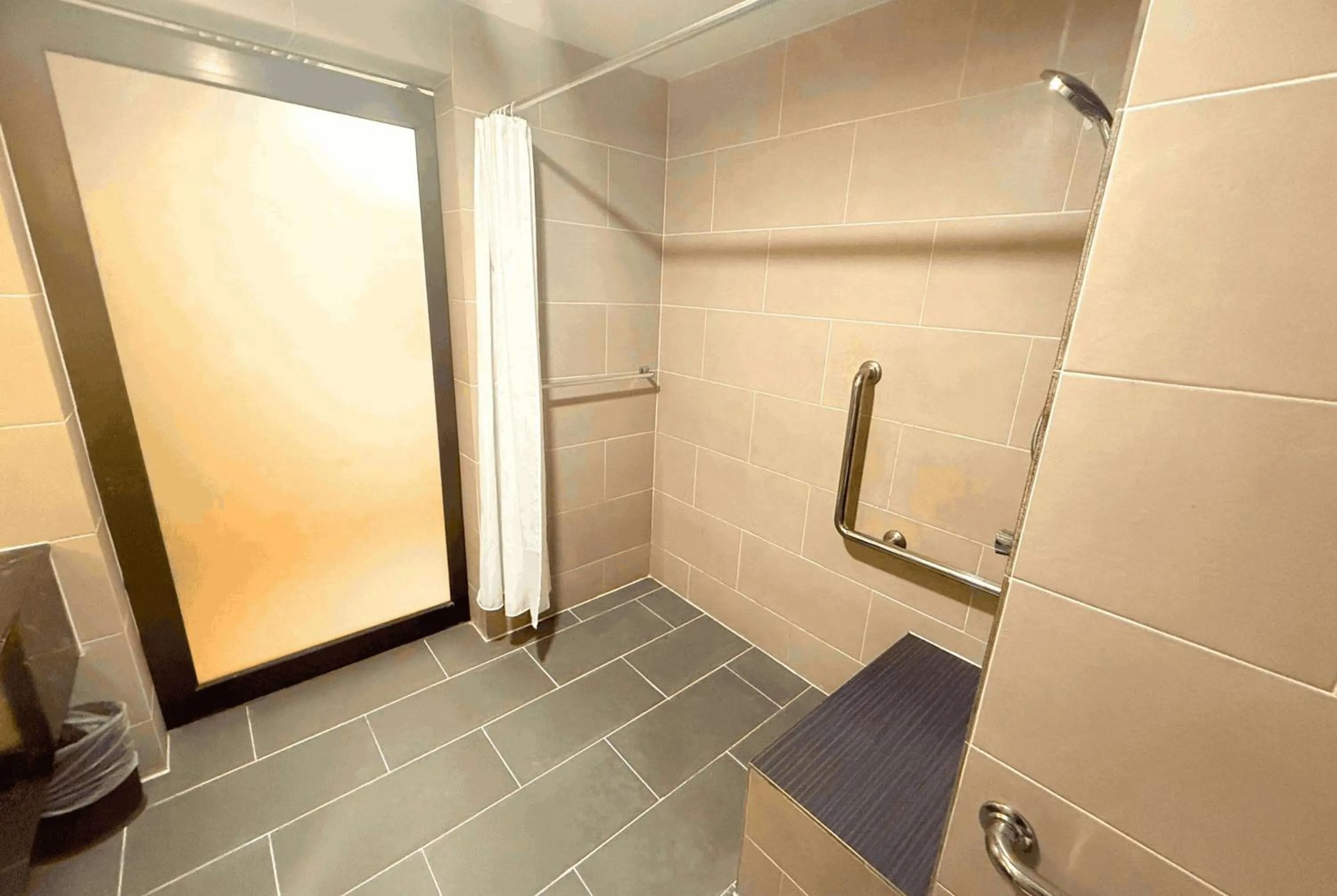 Bathroom in Howard Johnson By Wyndham Kuala Lumpur 118